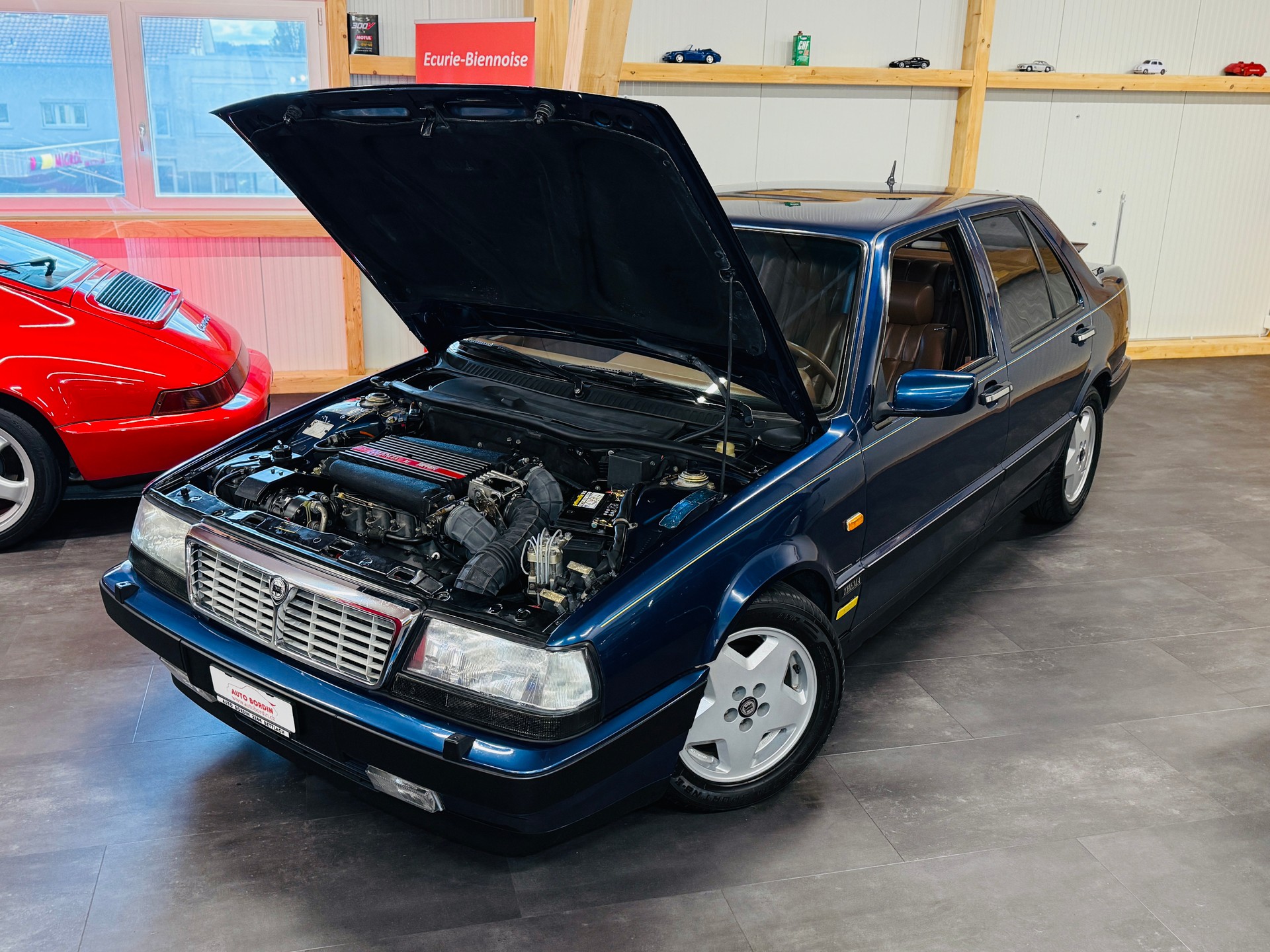 LANCIA Thema 8.32 Ferrari „Blu Blizzard“-image-1