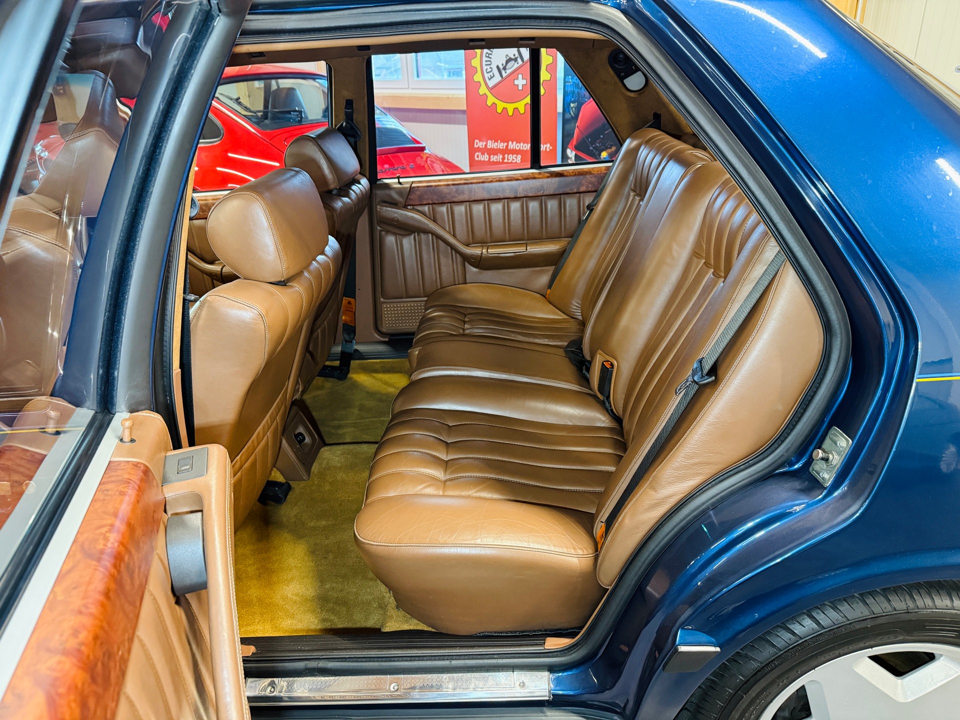 LANCIA Thema 8.32 Ferrari „Blu Blizzard“-image-10