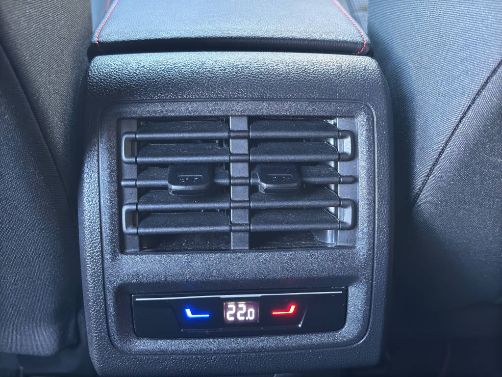 VW Golf VIII 2.0 TSI GTI DSG-image-16