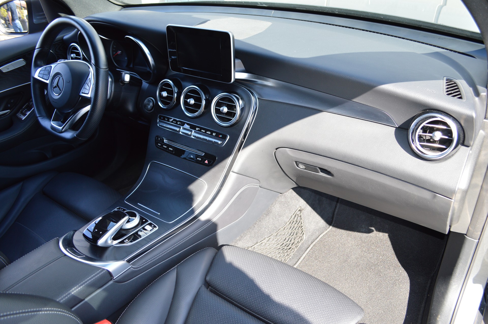 MERCEDES-BENZ GLC Coupé 250 AMG Line 4Matic 9G-Tronic-image-13