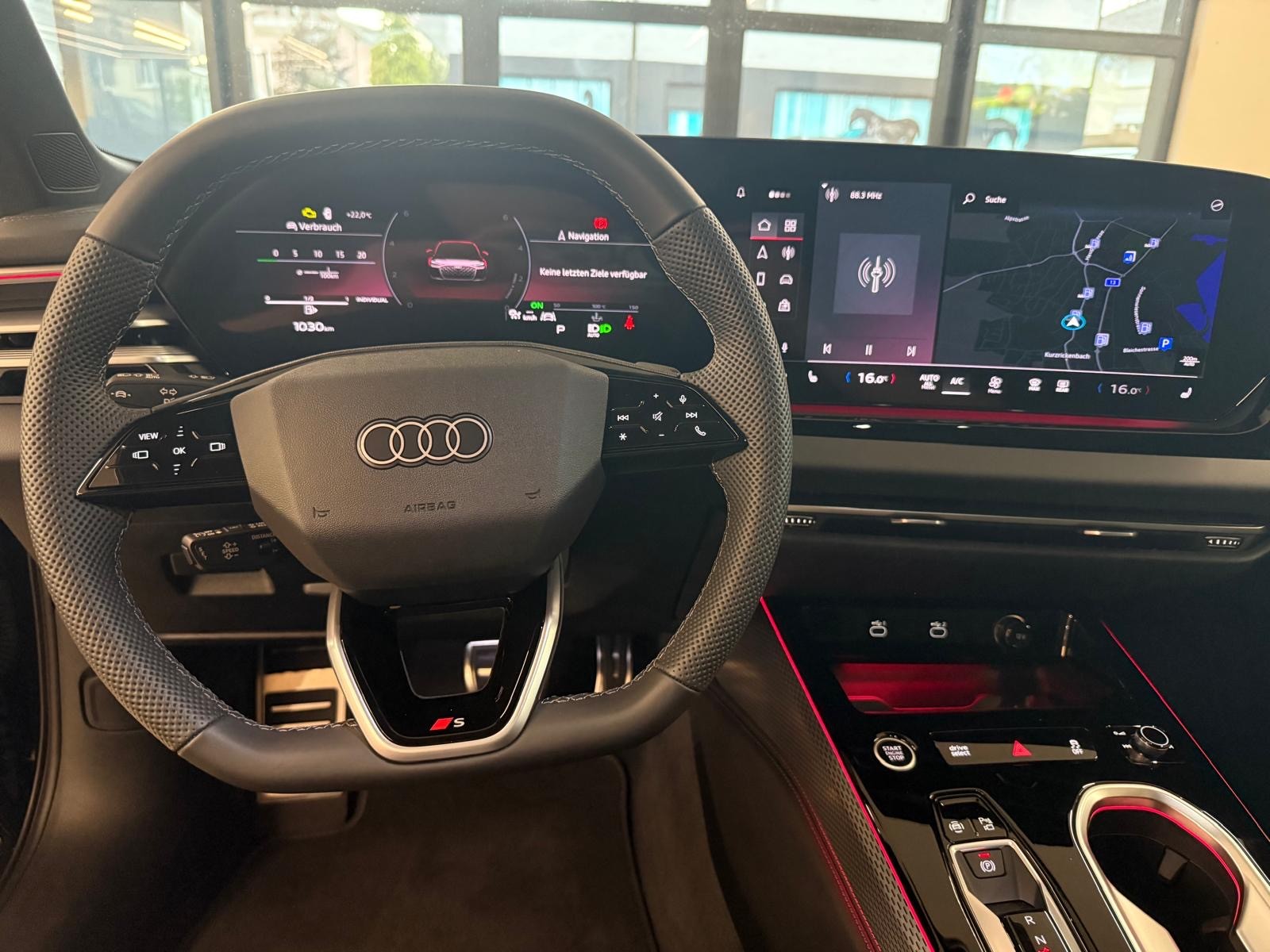 AUDI A6 Avant TDI quattro 150 kW S tronic-image-12