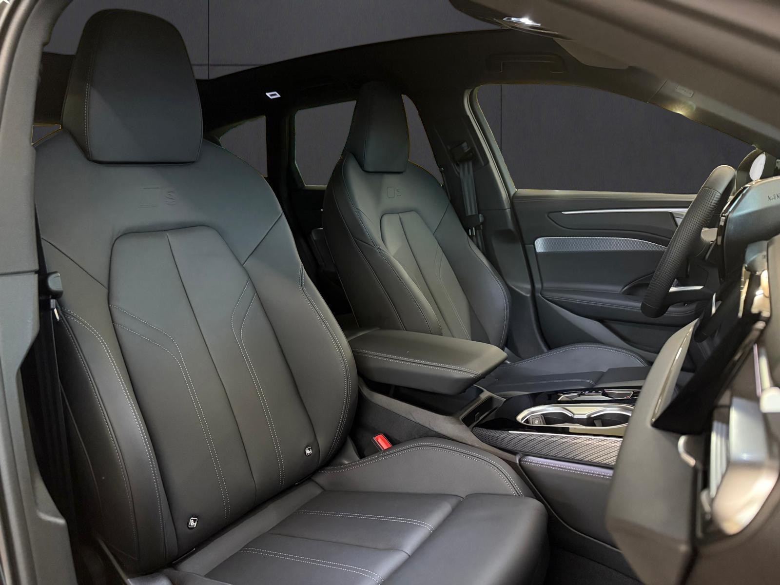 AUDI A6 Avant TDI quattro 150 kW S tronic-image-15