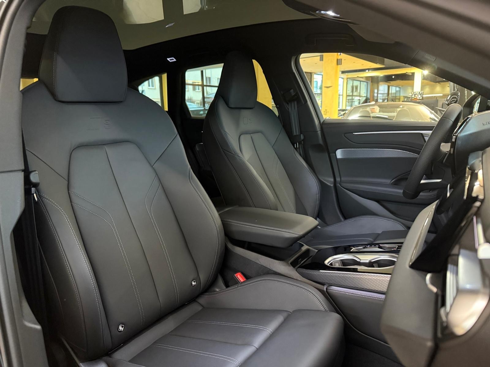 AUDI A6 Avant TDI quattro 150 kW S tronic-image-15