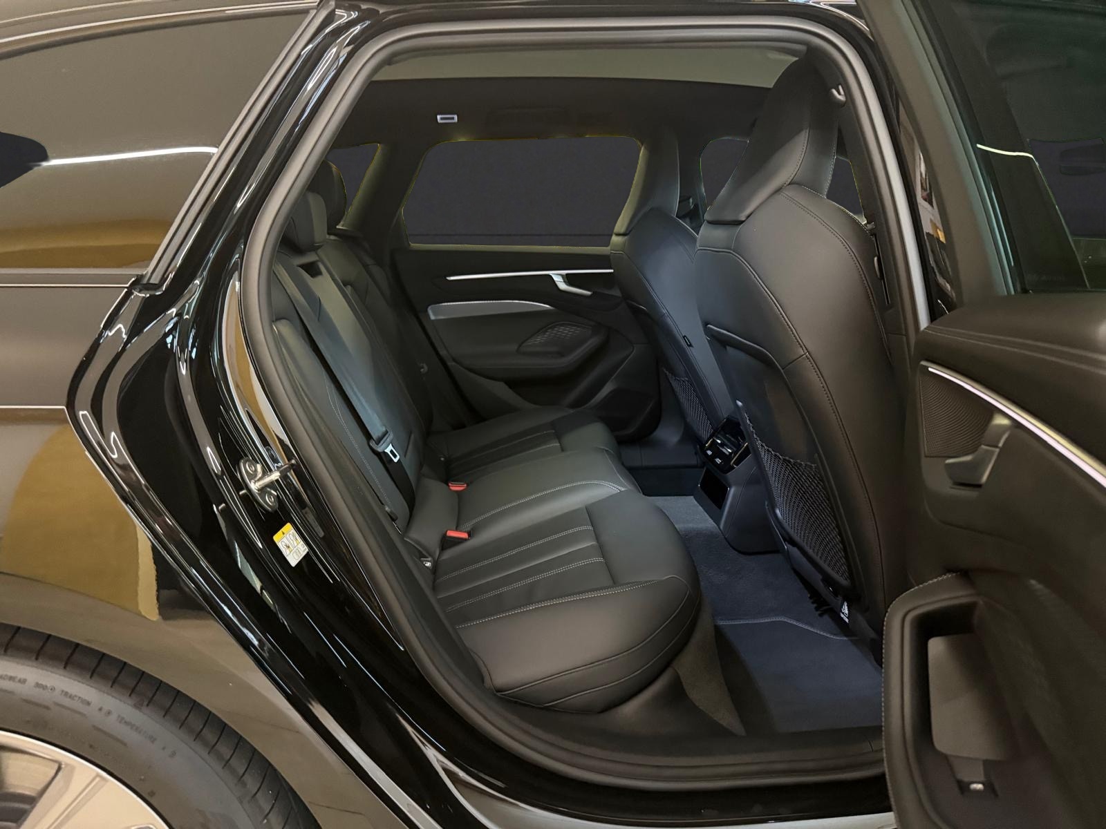AUDI A6 Avant TDI quattro 150 kW S tronic-image-17