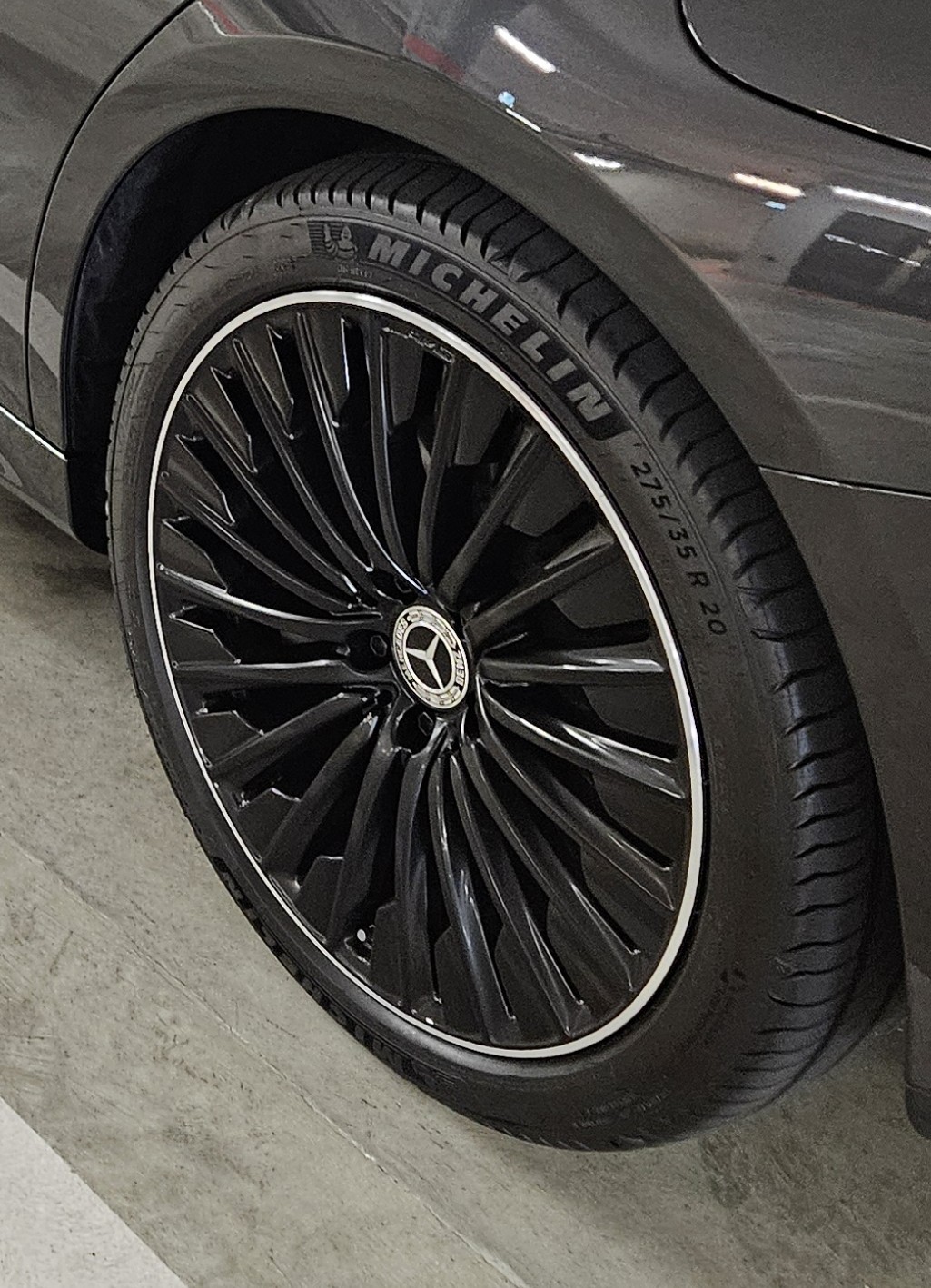 MERCEDES-BENZ E 300e T AMG Line-image-10