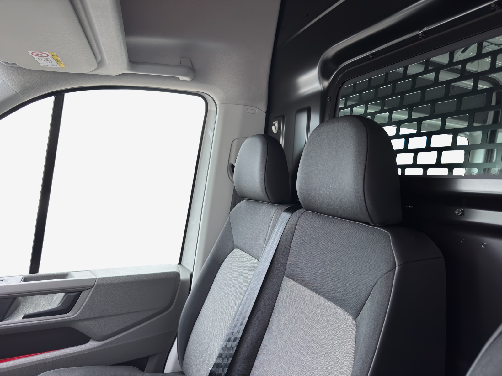 VW Crafter 35 2.0 BiTDI L3 4Motion A-image-11