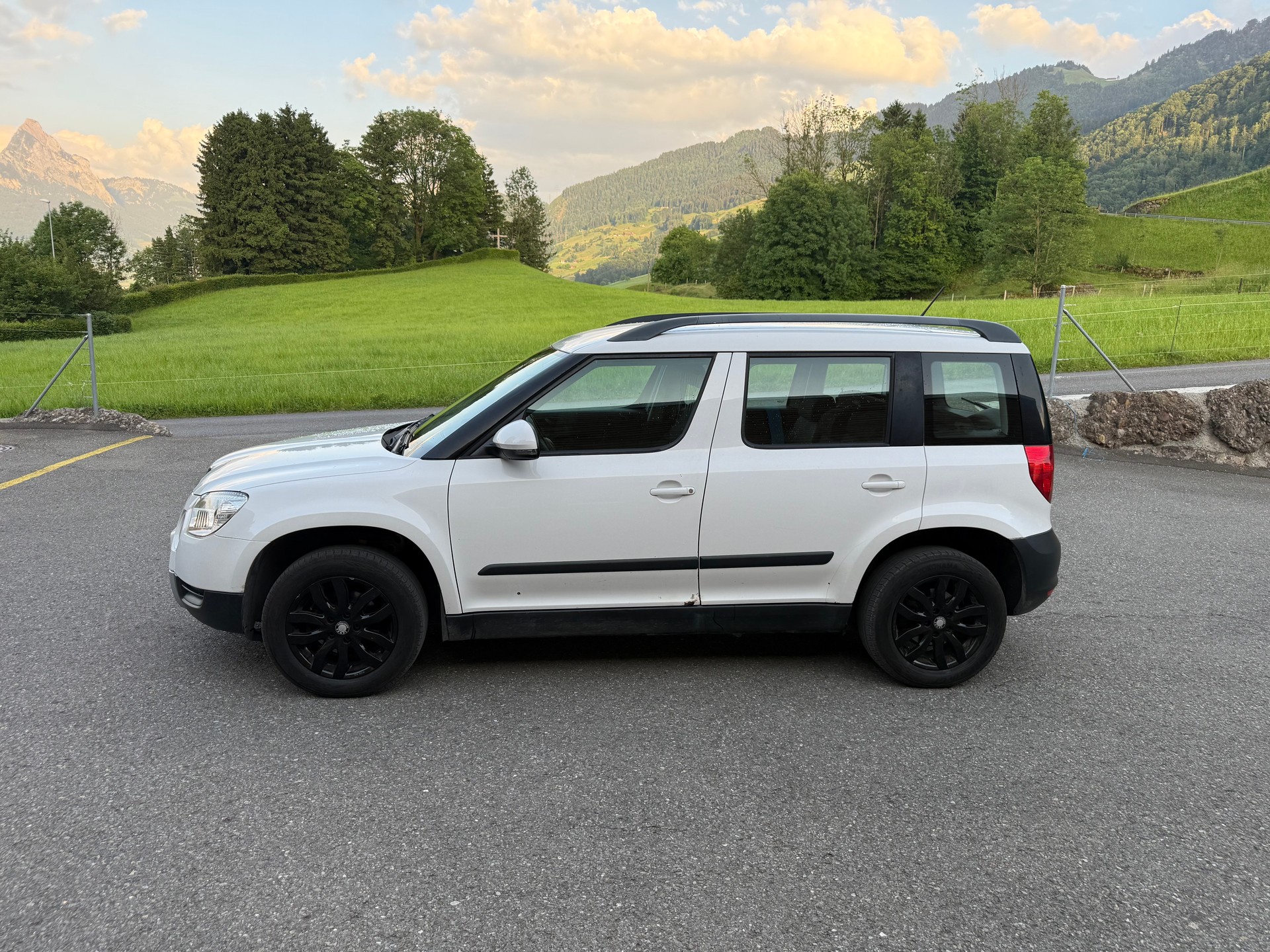 SKODA Yeti 2.0 TDI AllDrive 4x4-showroom-element-2
