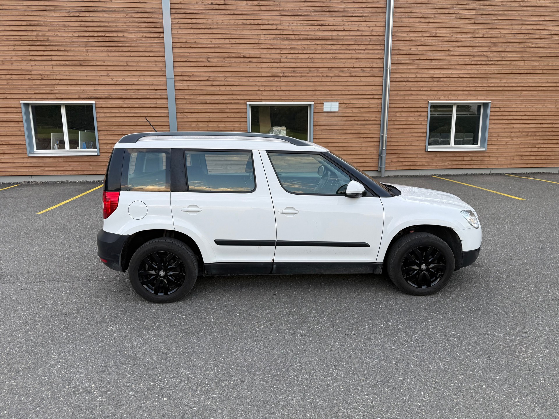 SKODA Yeti 2.0 TDI AllDrive 4x4-image-5