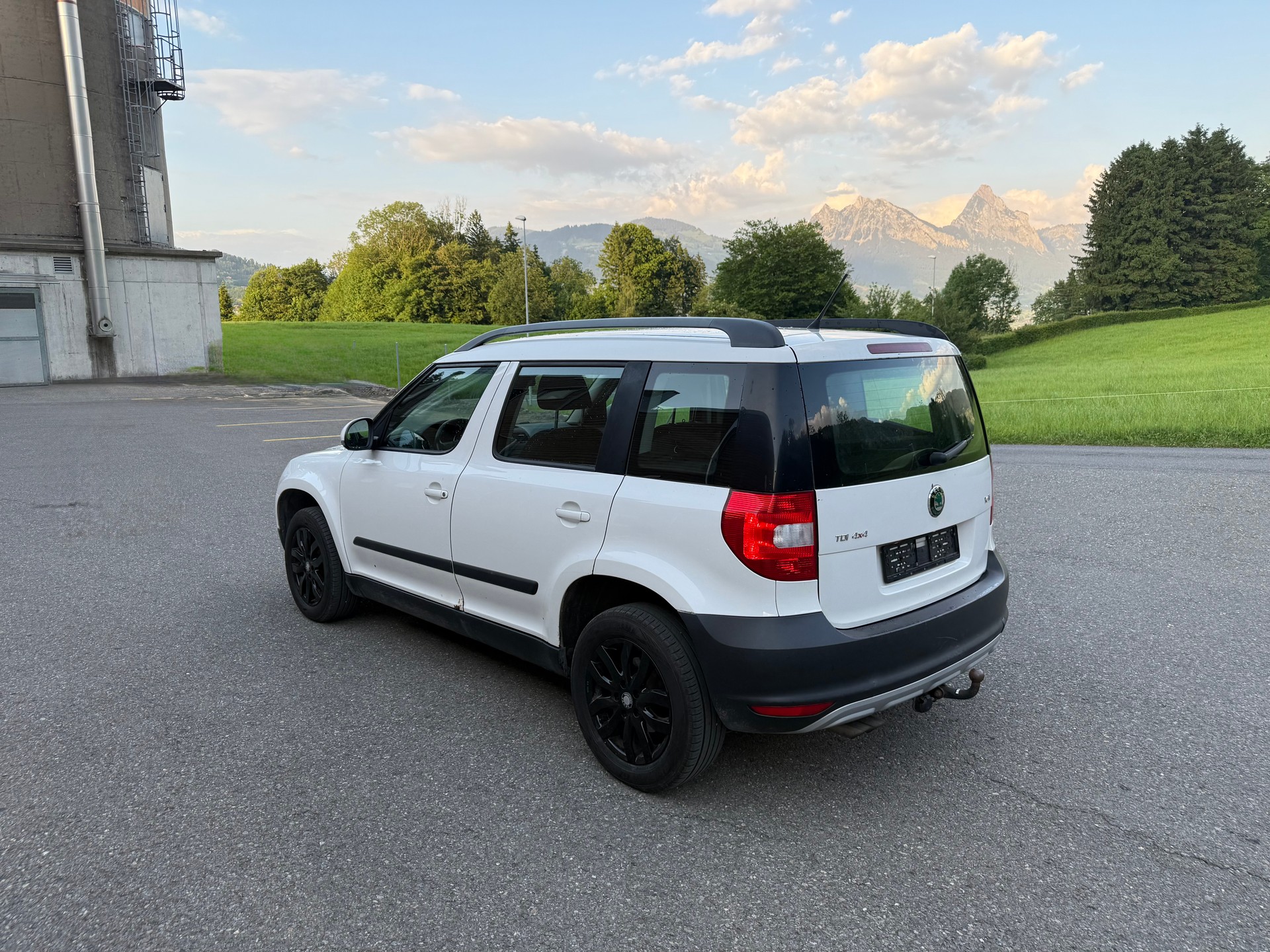 SKODA Yeti 2.0 TDI AllDrive 4x4-showroom-element-3
