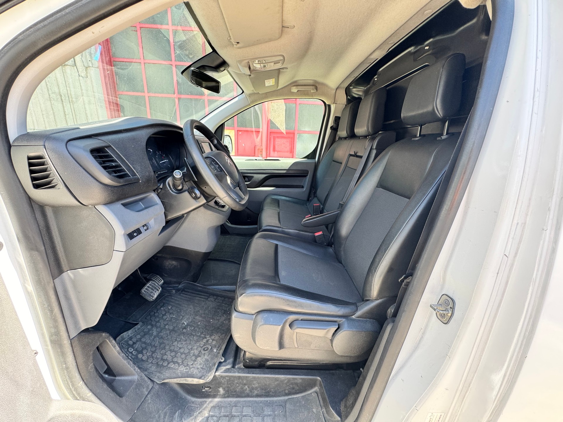 CITROEN Jumpy 2.0 BlueHDi 120 M Club EAT8 garantie 2 ans 🇨🇭-image-8