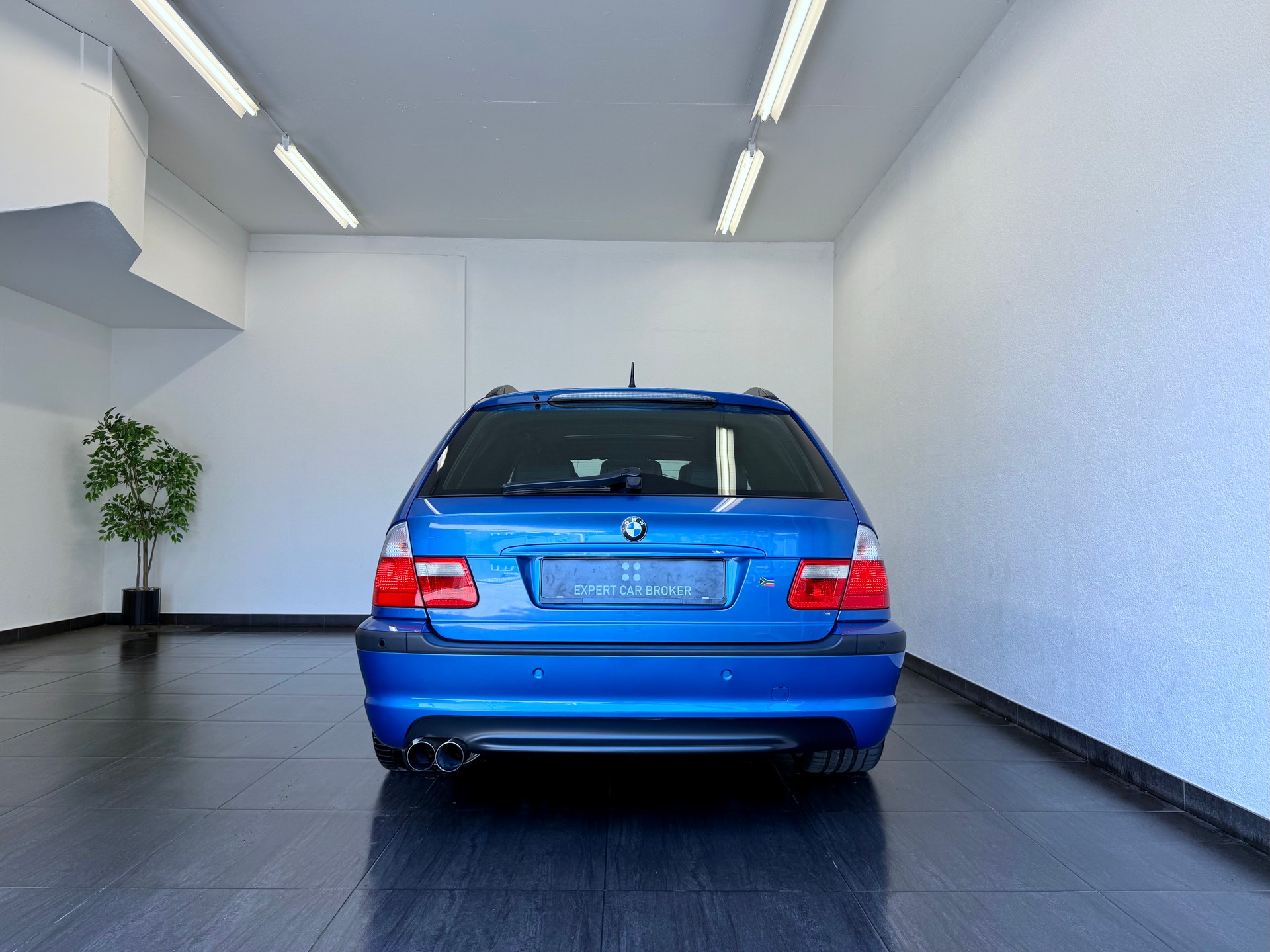 BMW 330i Touring-image-11