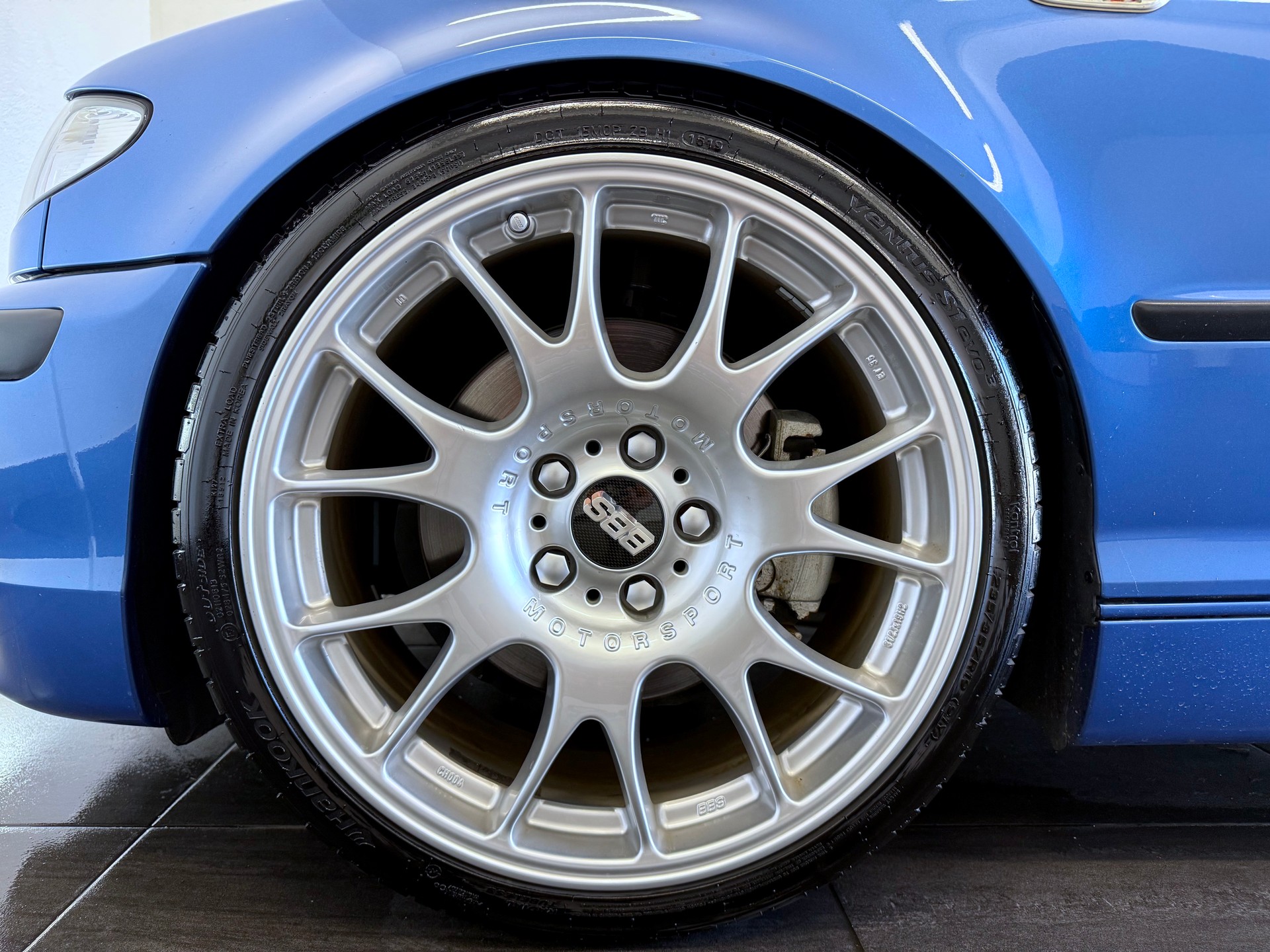 BMW 330i Touring-image-5