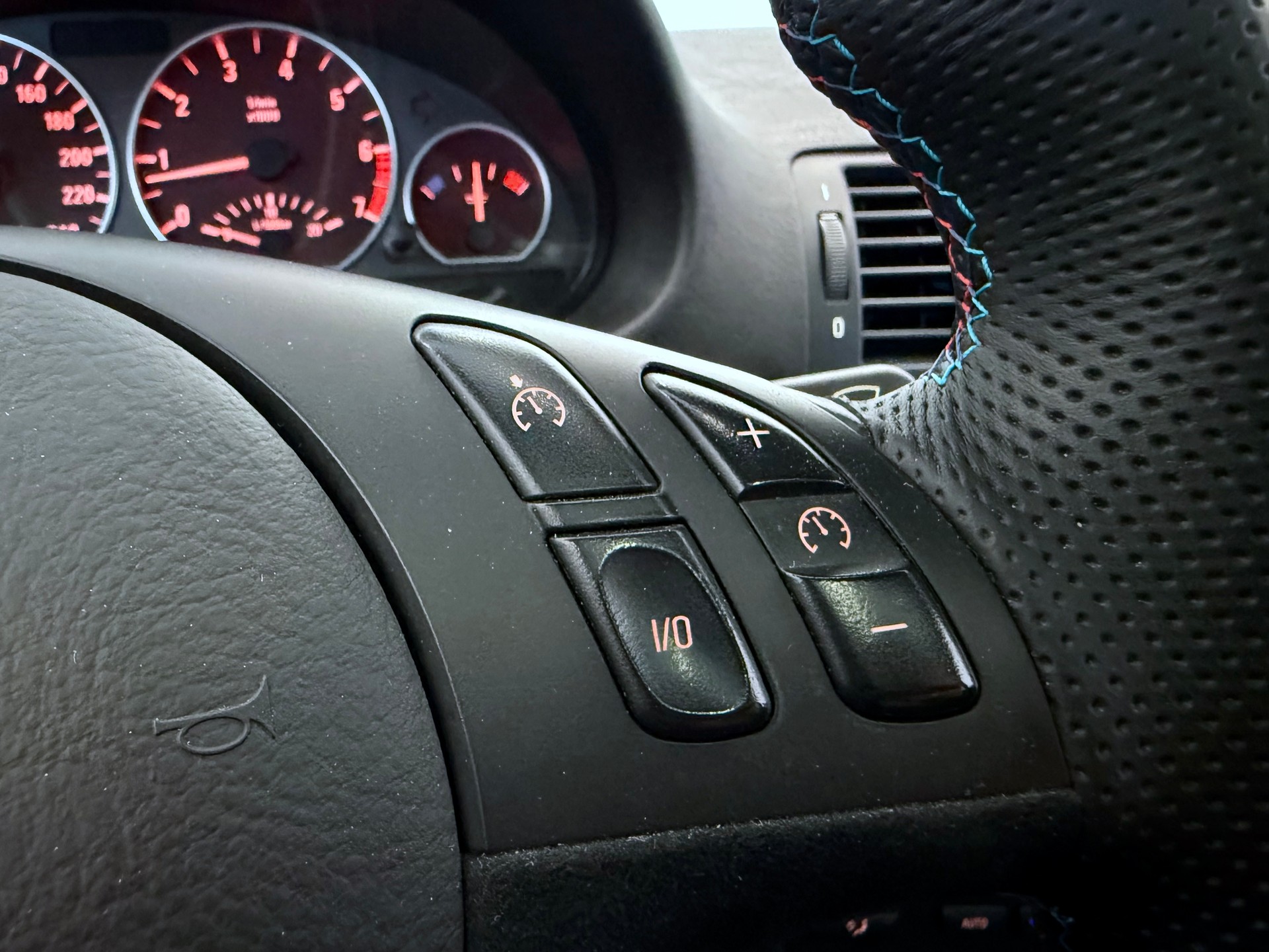 BMW 330i Touring-image-24