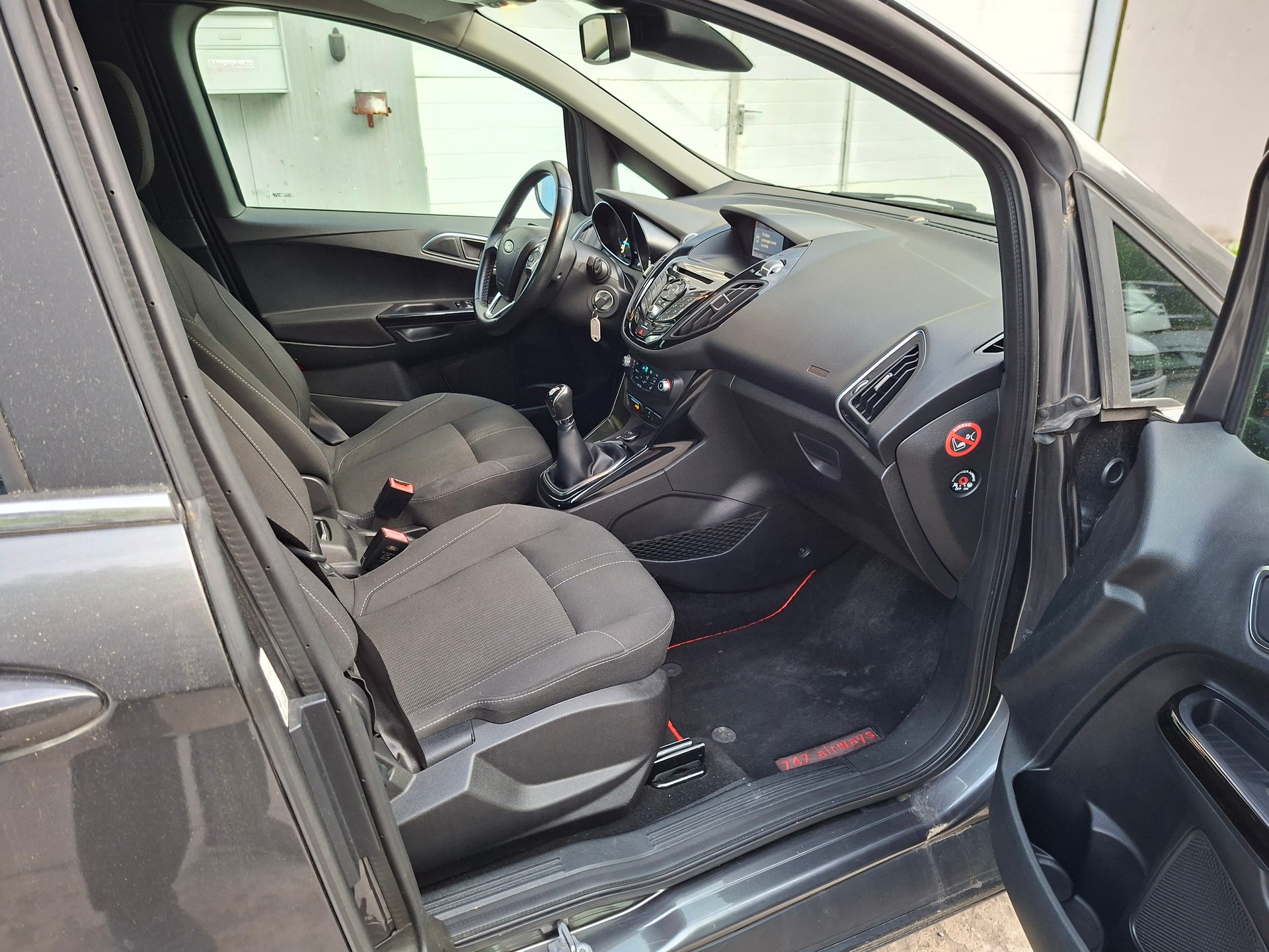 FORD B-Max 1.0 SCTi Titanium-image-10