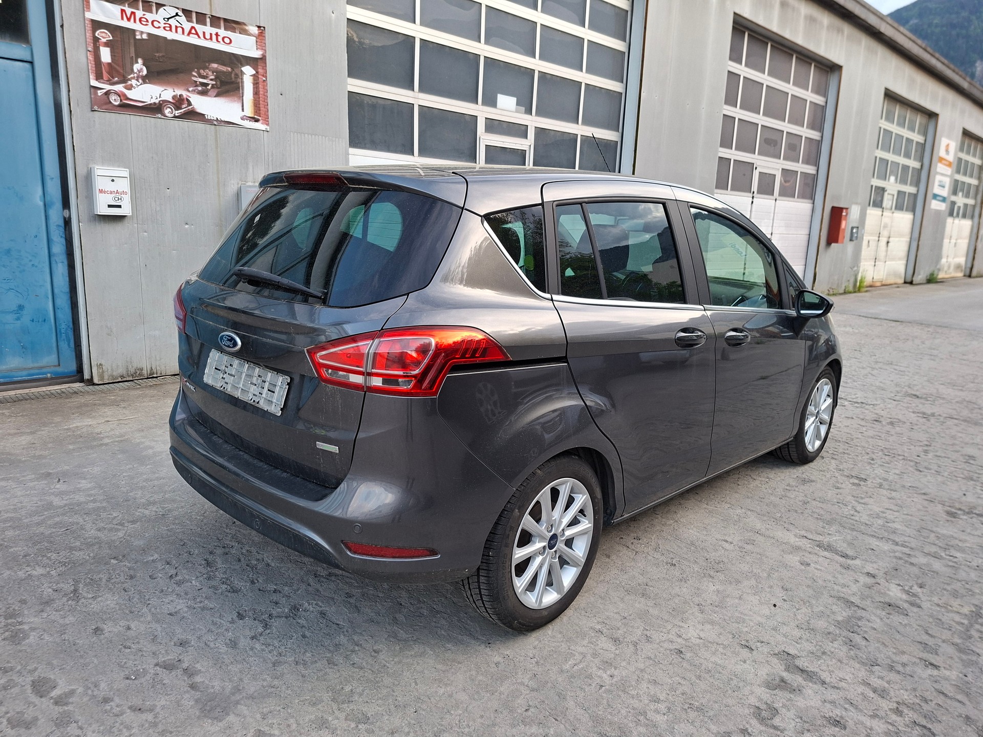 FORD B-Max 1.0 SCTi Titanium-image-1