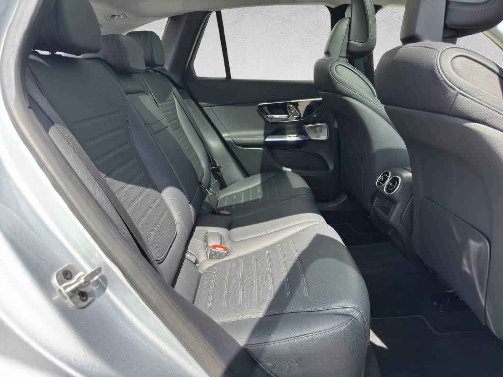 MERCEDES-BENZ GLC 300 e AMG Line 4Matic EQ Star-image-12