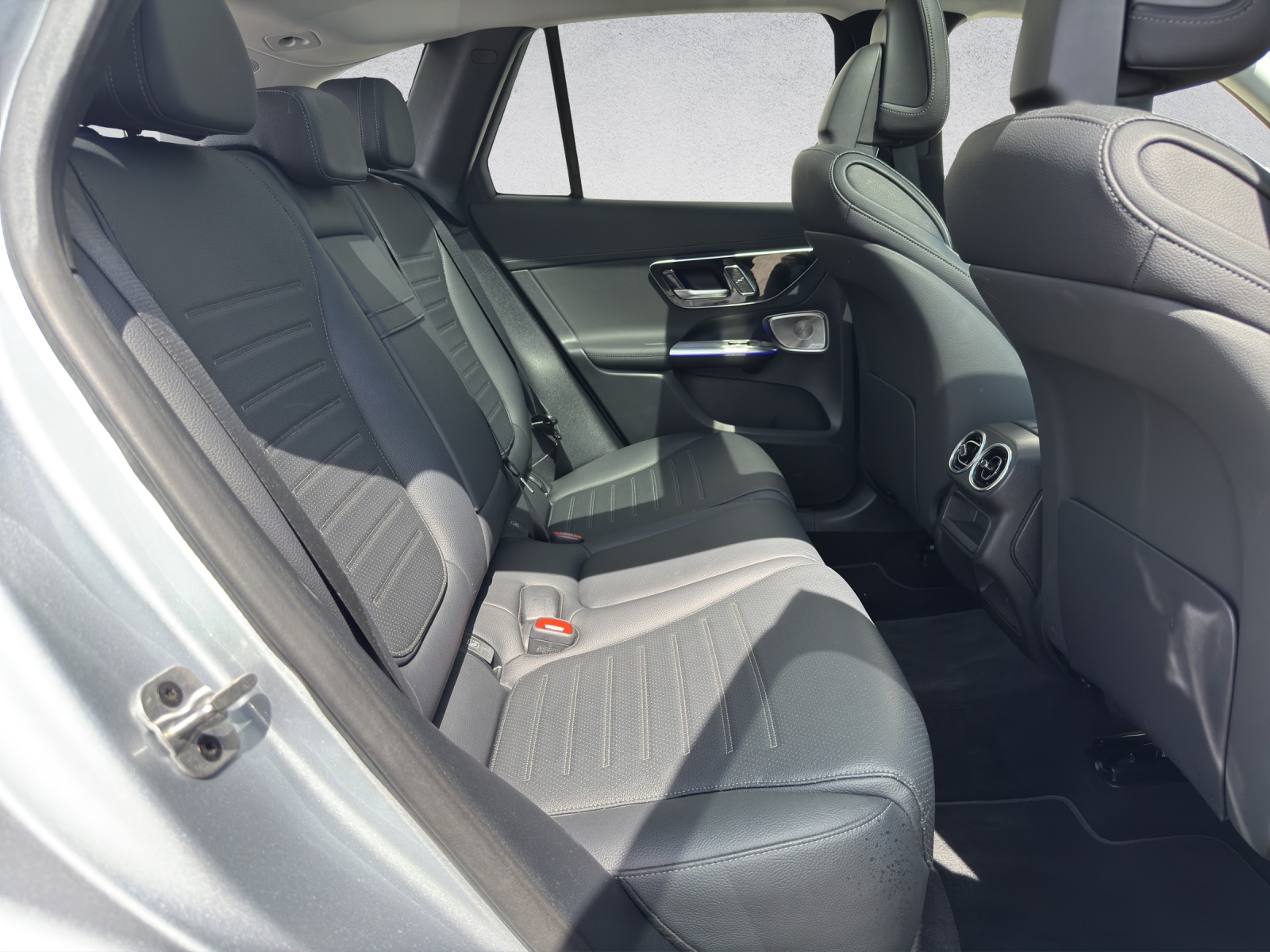 MERCEDES-BENZ GLC 300 e AMG Line 4Matic EQ Star-image-13