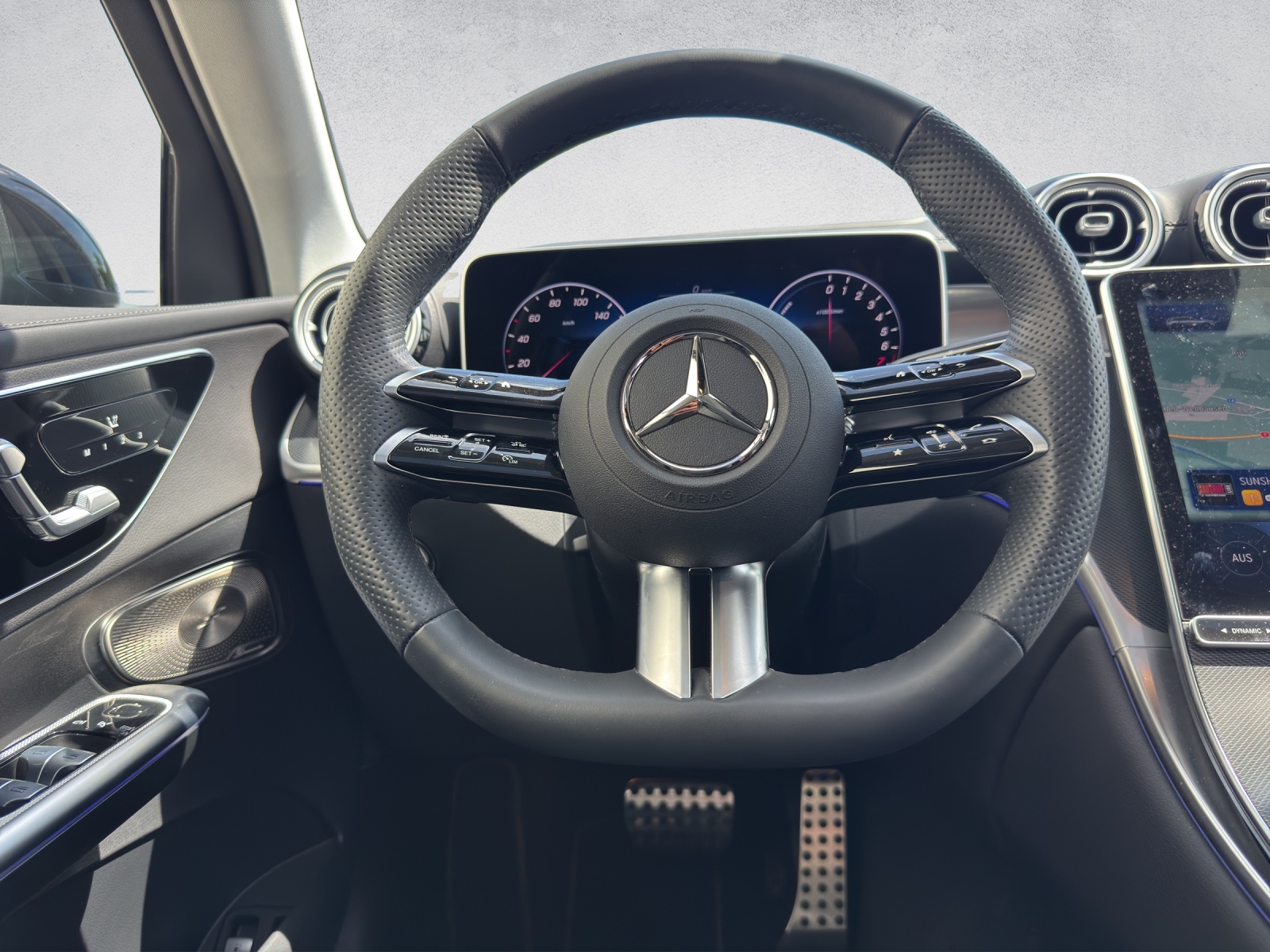 MERCEDES-BENZ GLC 300 e AMG Line 4Matic EQ Star-image-12