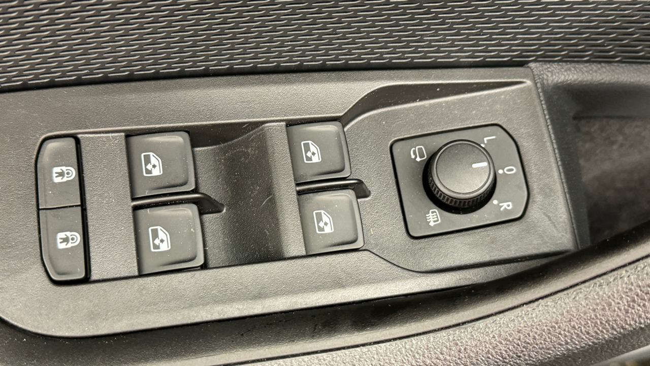 SKODA Octavia Combi 2.0 TSI DSG RS-image-8