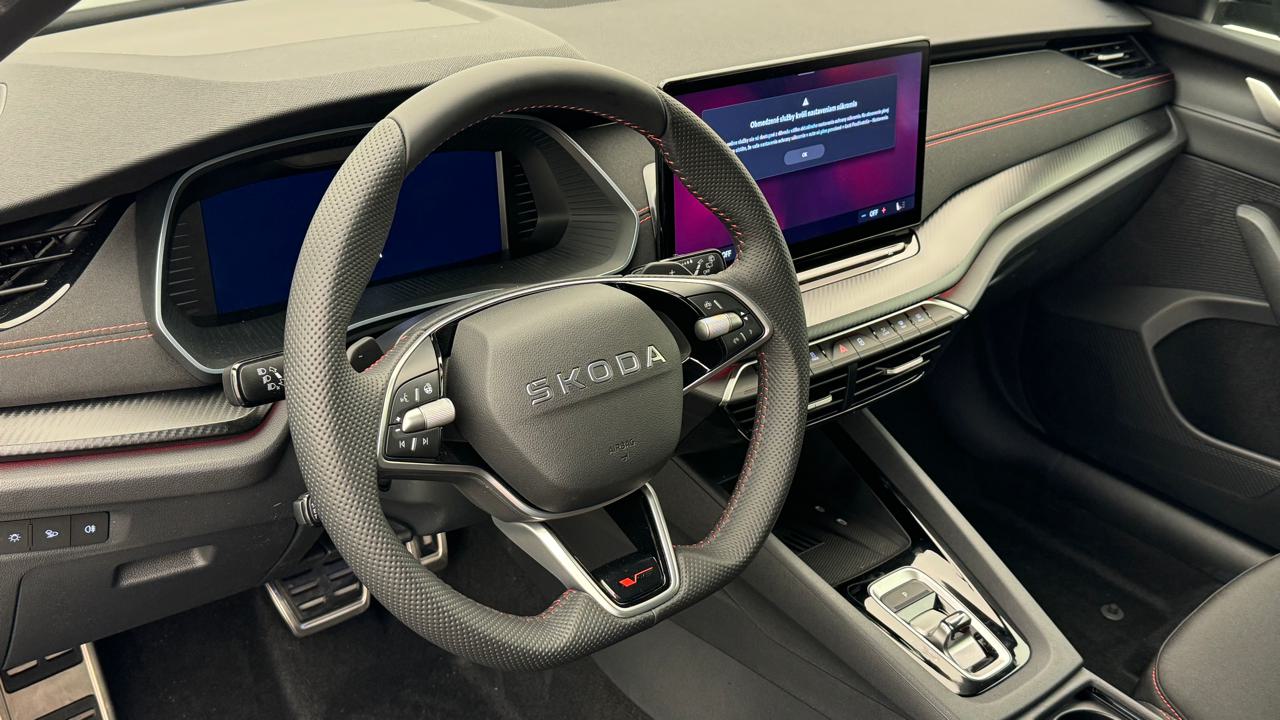 SKODA Octavia Combi 2.0 TSI DSG RS-image-6