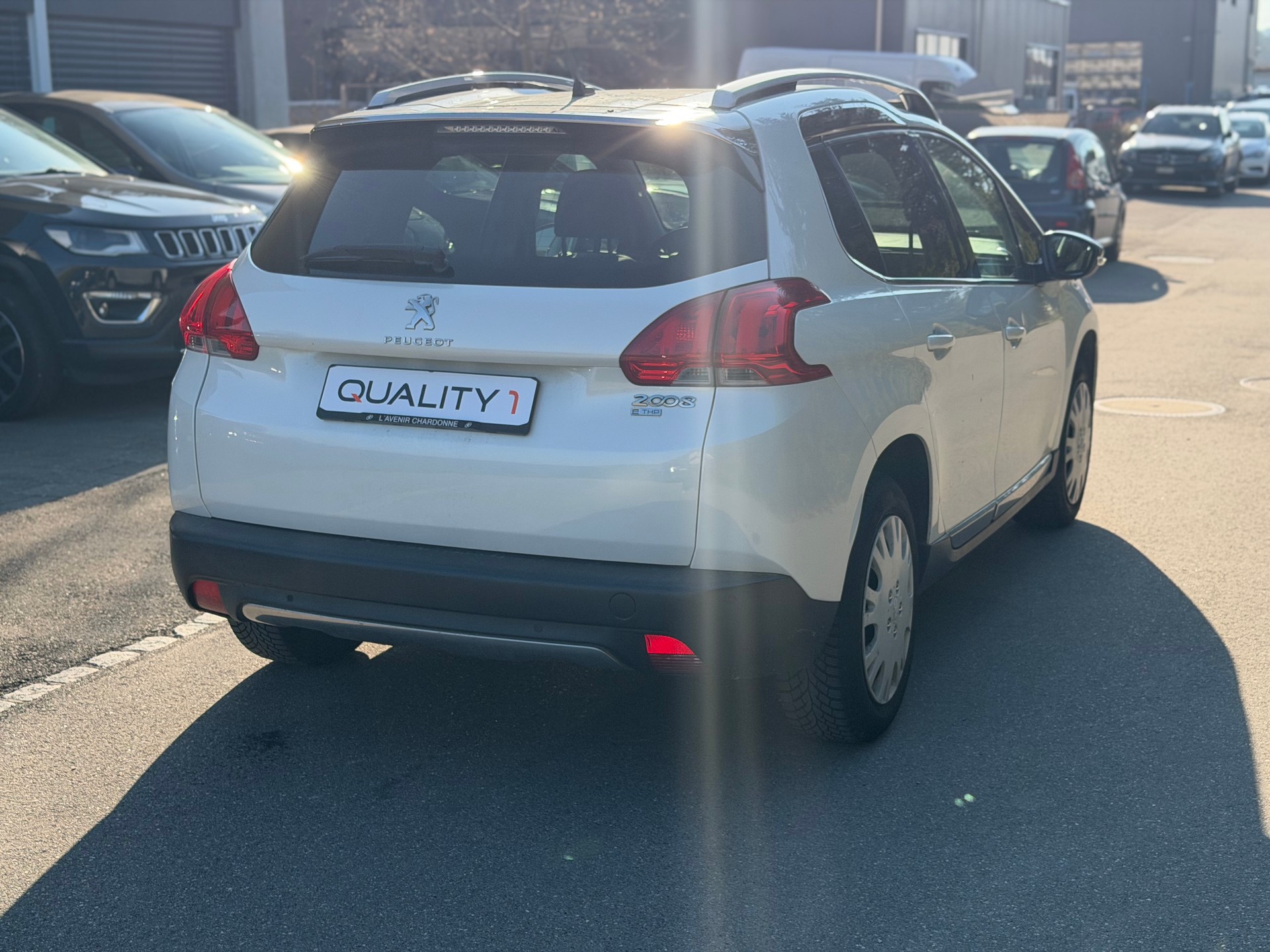PEUGEOT 2008 1.2 Féline STT-image-3