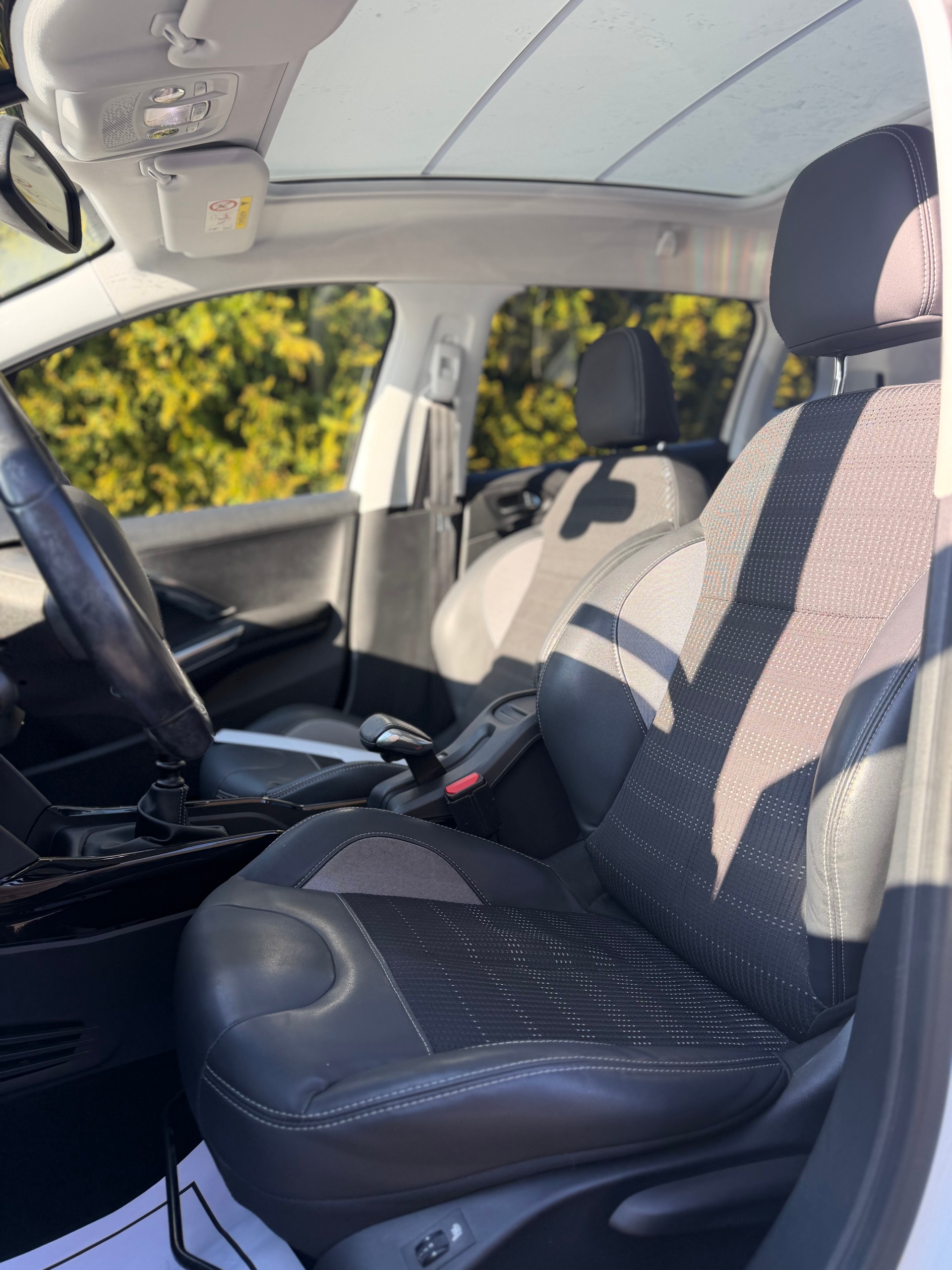 PEUGEOT 2008 1.2 Féline STT-image-6