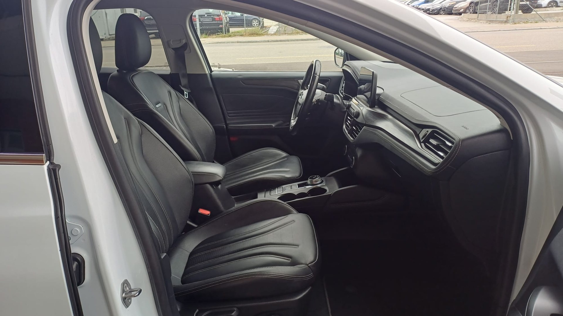 FORD Focus 2.0 TDCi Vignale Automatic, Frisch MFK-image-8