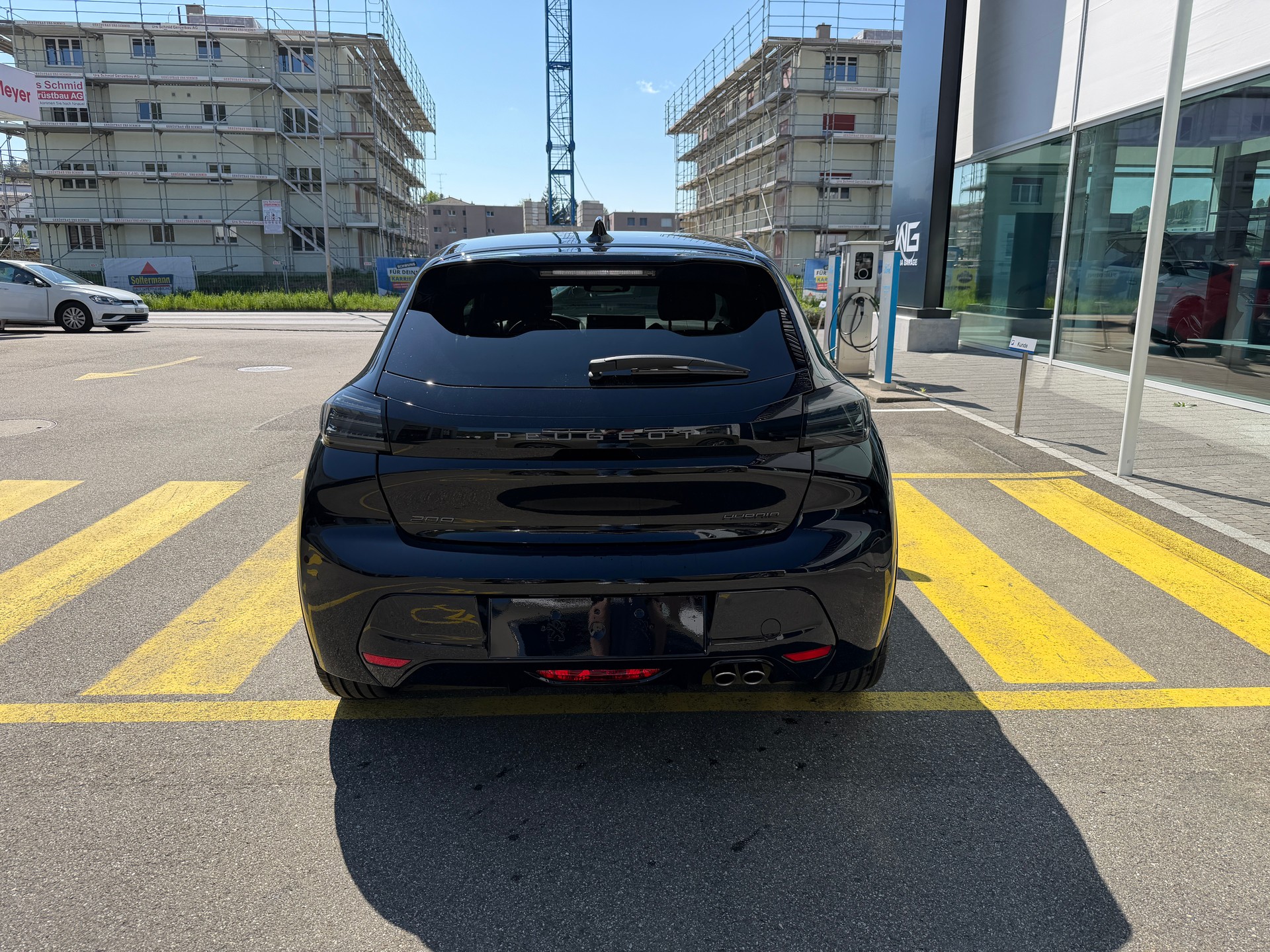 PEUGEOT 208 1.2 Hybrid 145 GT-image-2