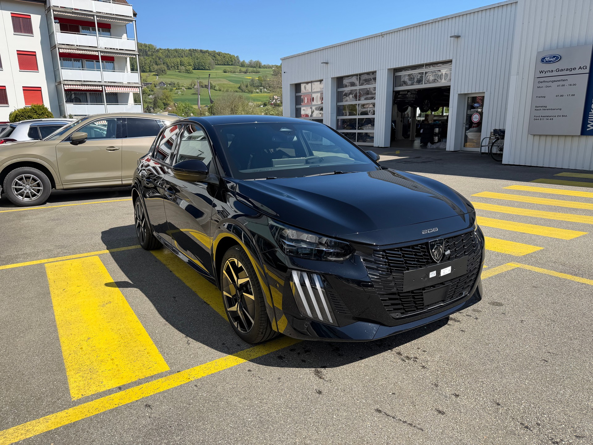 PEUGEOT 208 1.2 Hybrid 145 GT-image-5