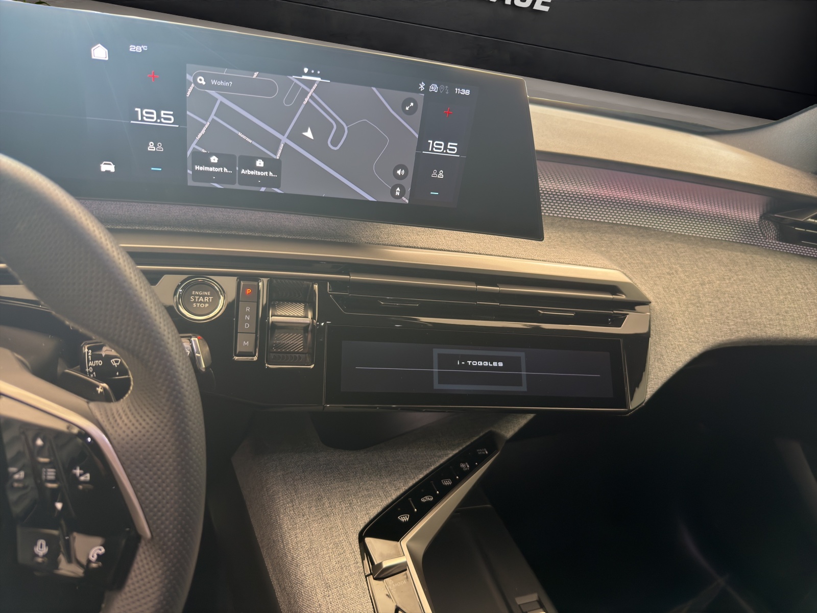 PEUGEOT 5008 1.2 Hybrid 145 GT-image-6