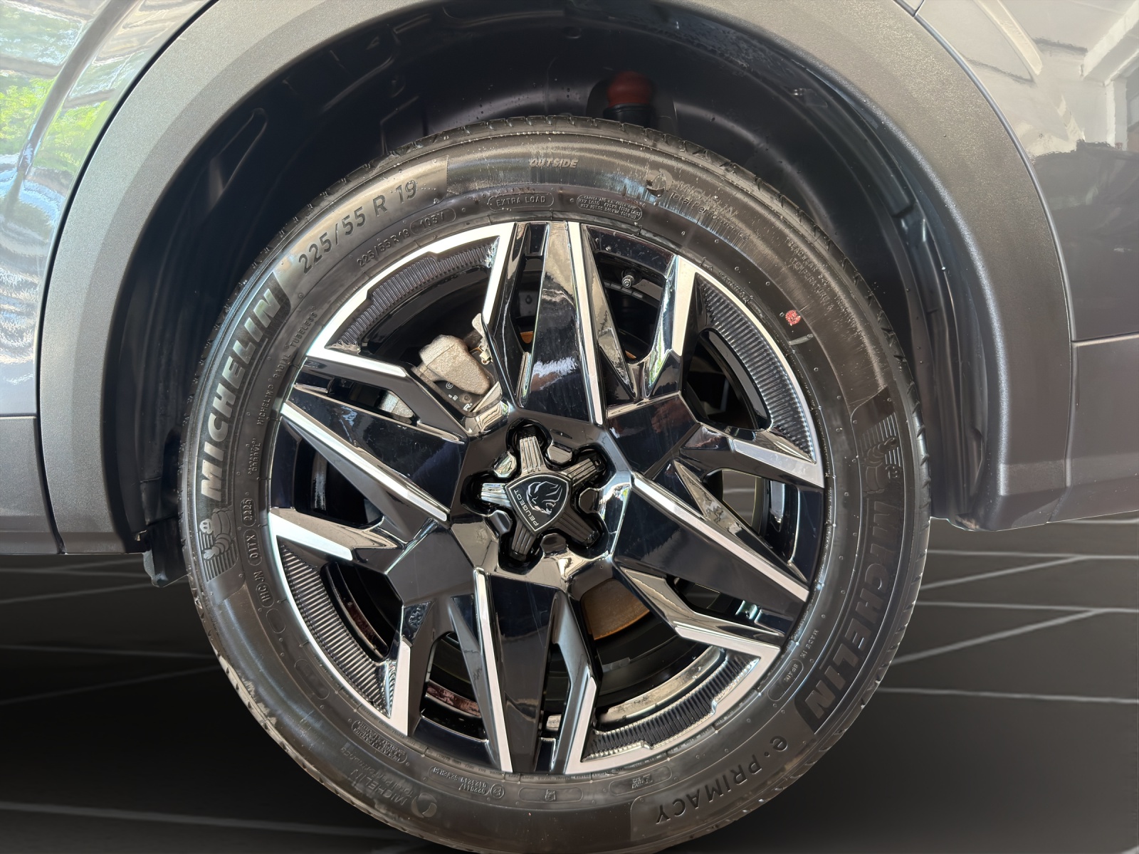 PEUGEOT 5008 1.2 Hybrid 145 GT-image-9