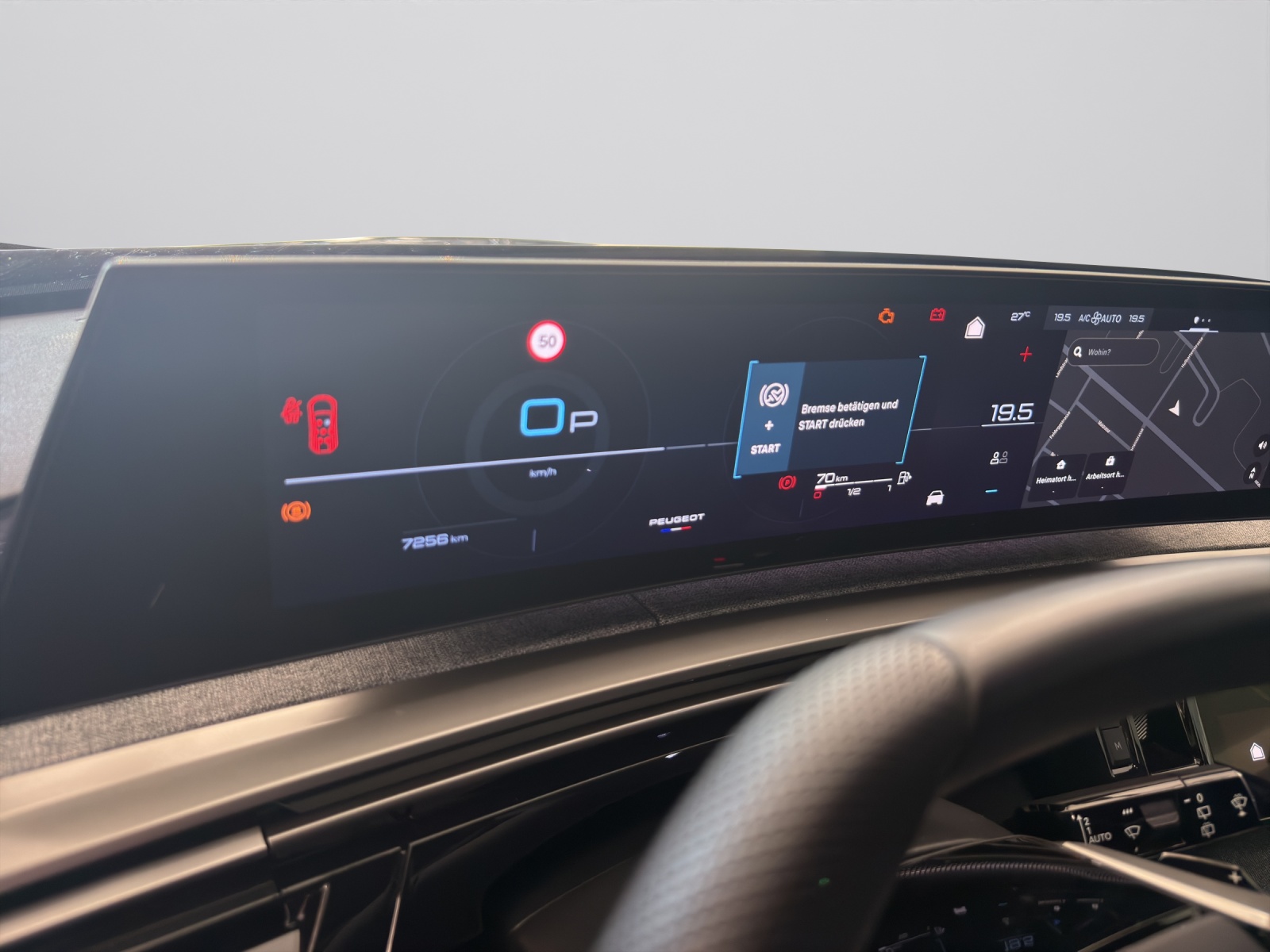 PEUGEOT 5008 1.2 Hybrid 145 GT-image-12