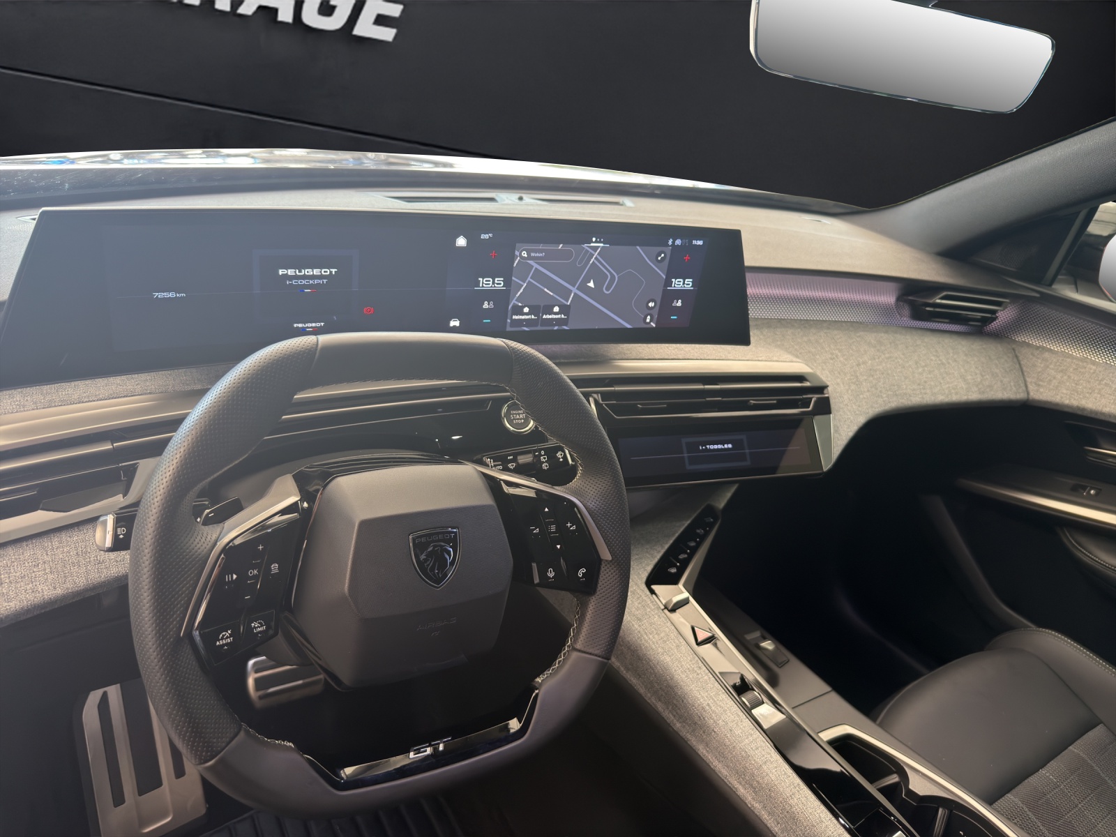 PEUGEOT 5008 1.2 Hybrid 145 GT-image-5