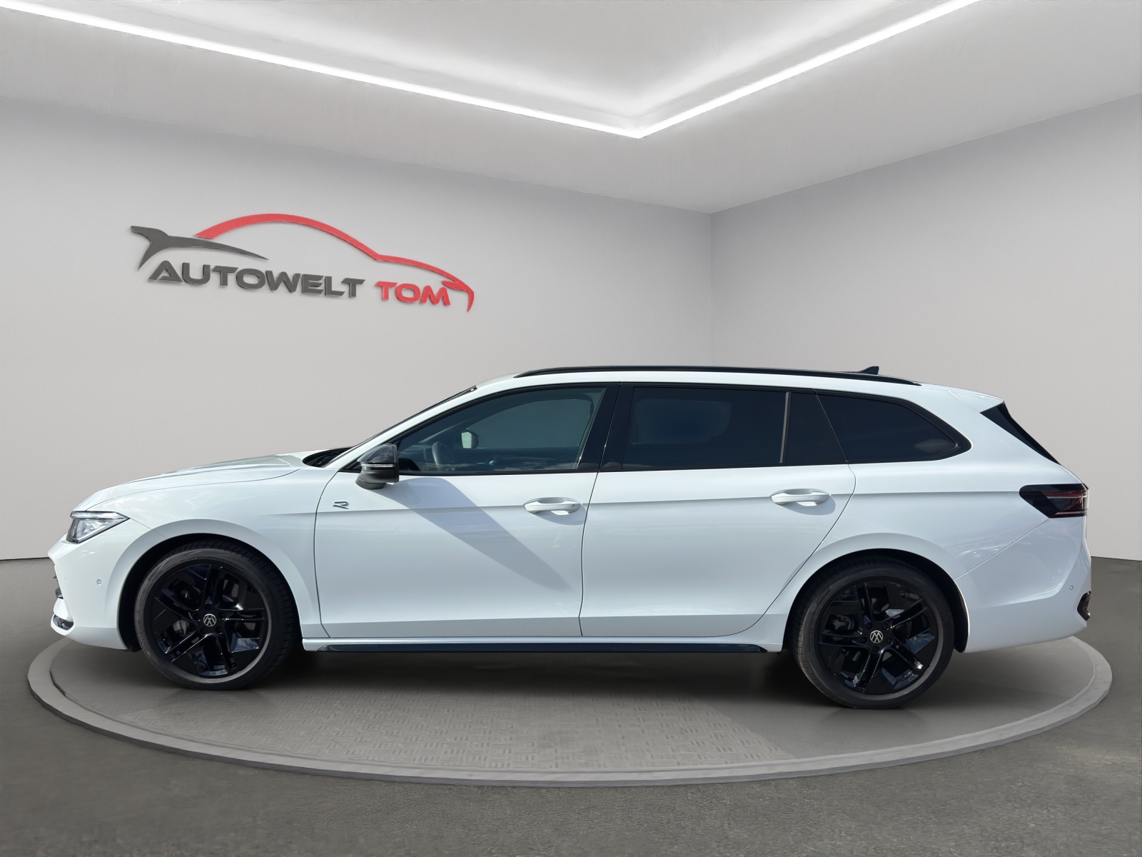 VW Passat Variant 2.0 TDI evo R-Line 4 Motion DSG *Anhängerkupplung 2200kg*-image-1