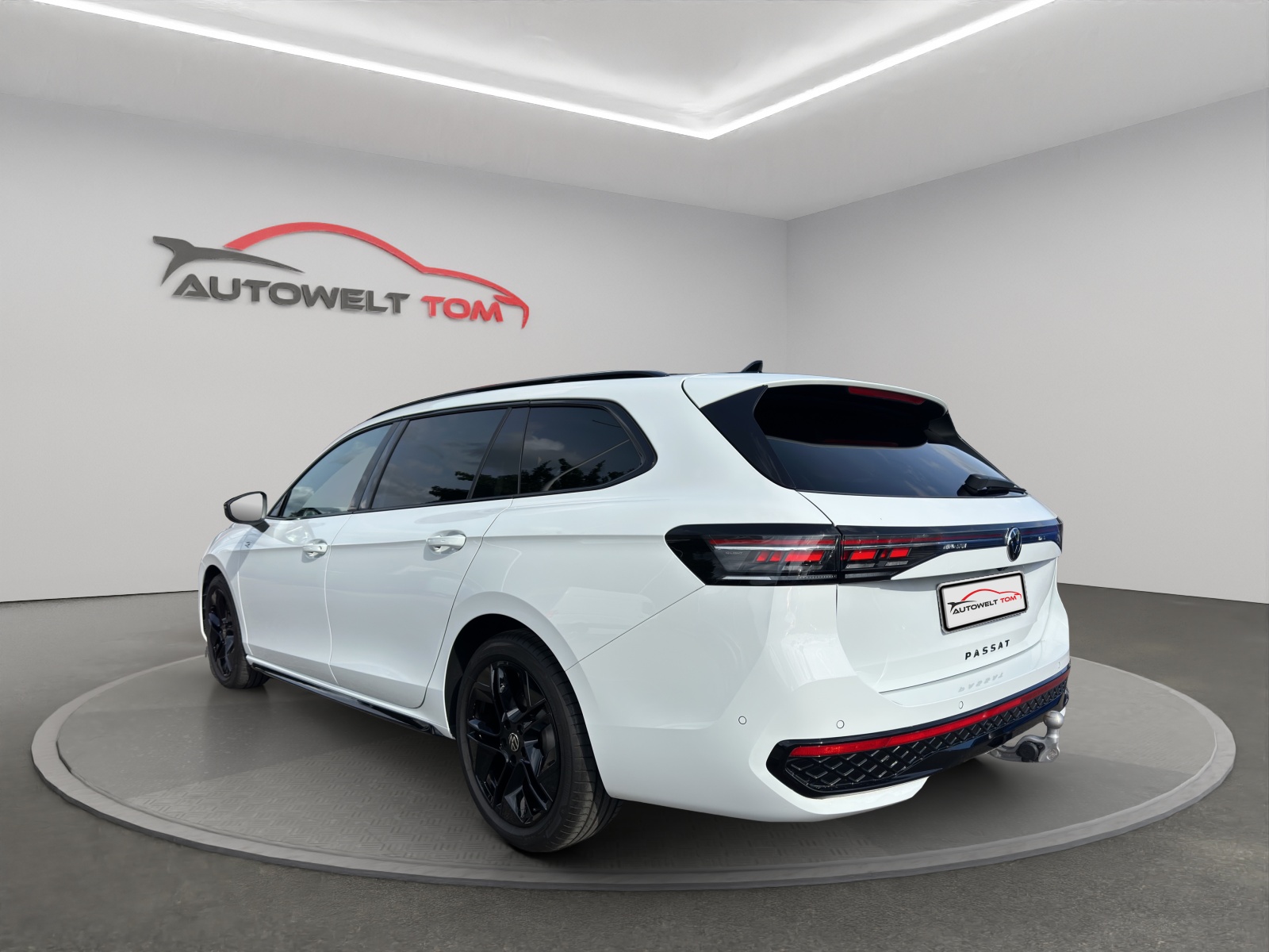 VW Passat Variant 2.0 TDI evo R-Line 4 Motion DSG *Anhängerkupplung 2200kg*-image-2