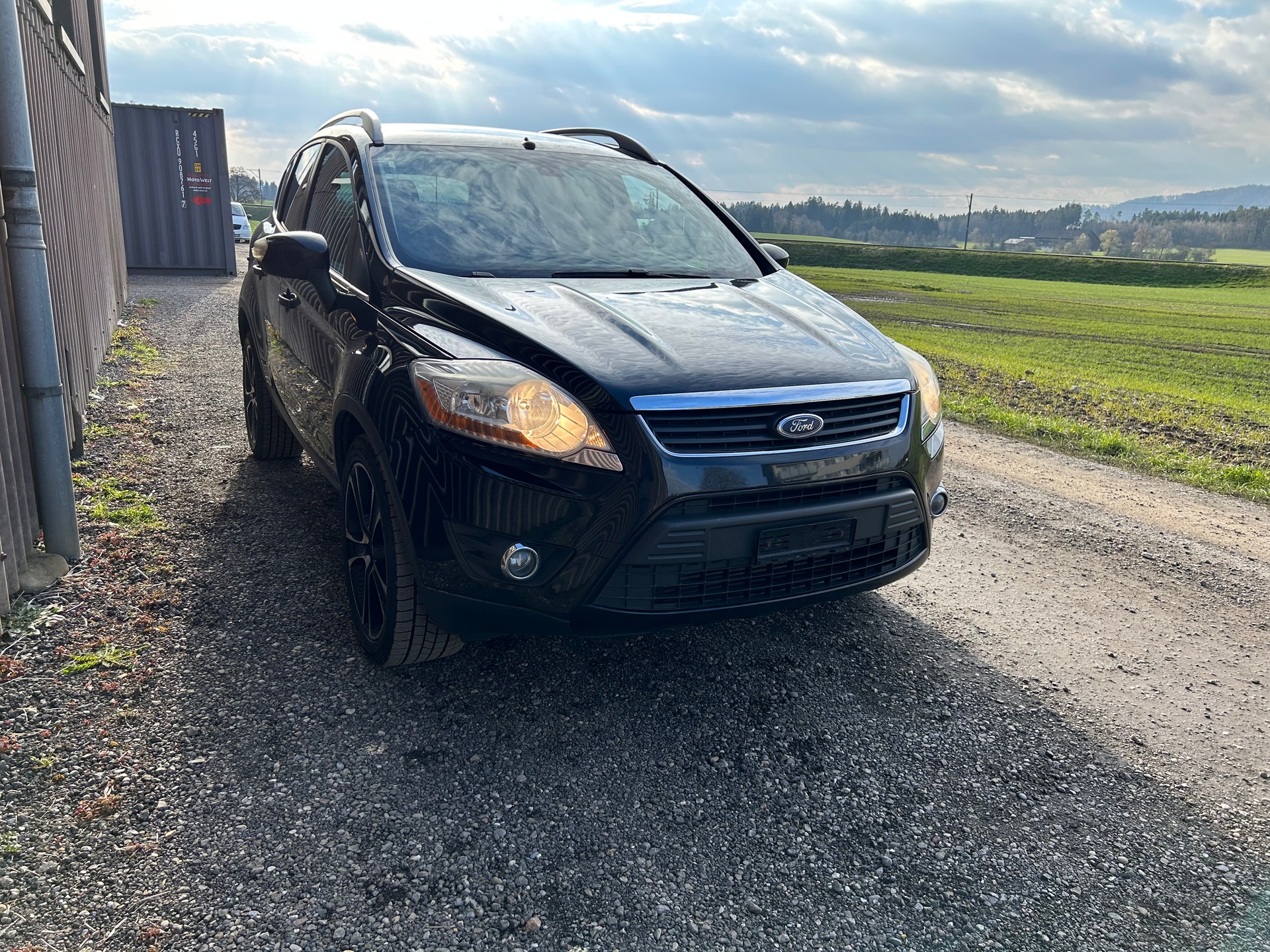 FORD Kuga 2.5 Turbo Titanium 4WD-image-3