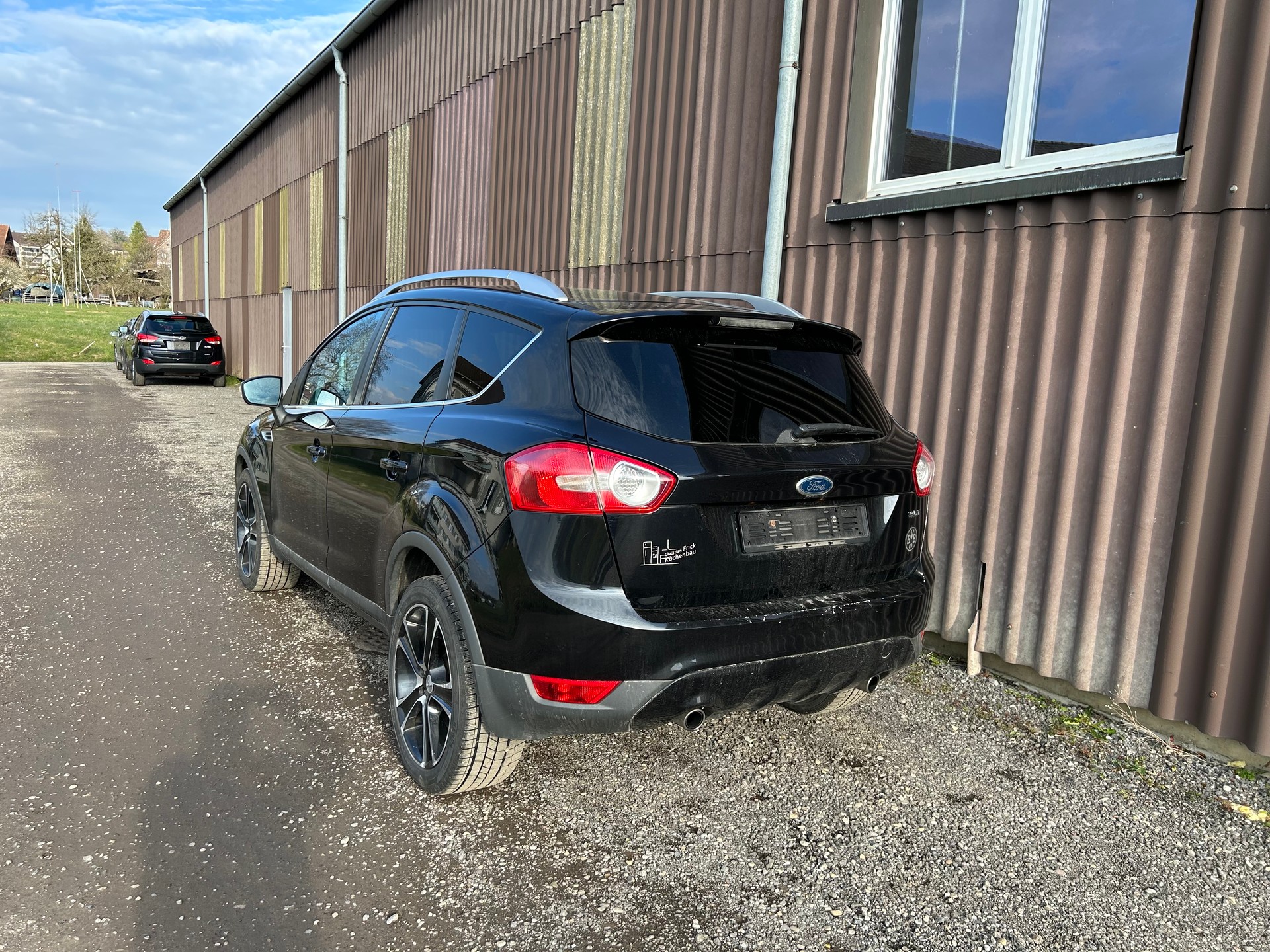 FORD Kuga 2.5 Turbo Titanium 4WD-image-4