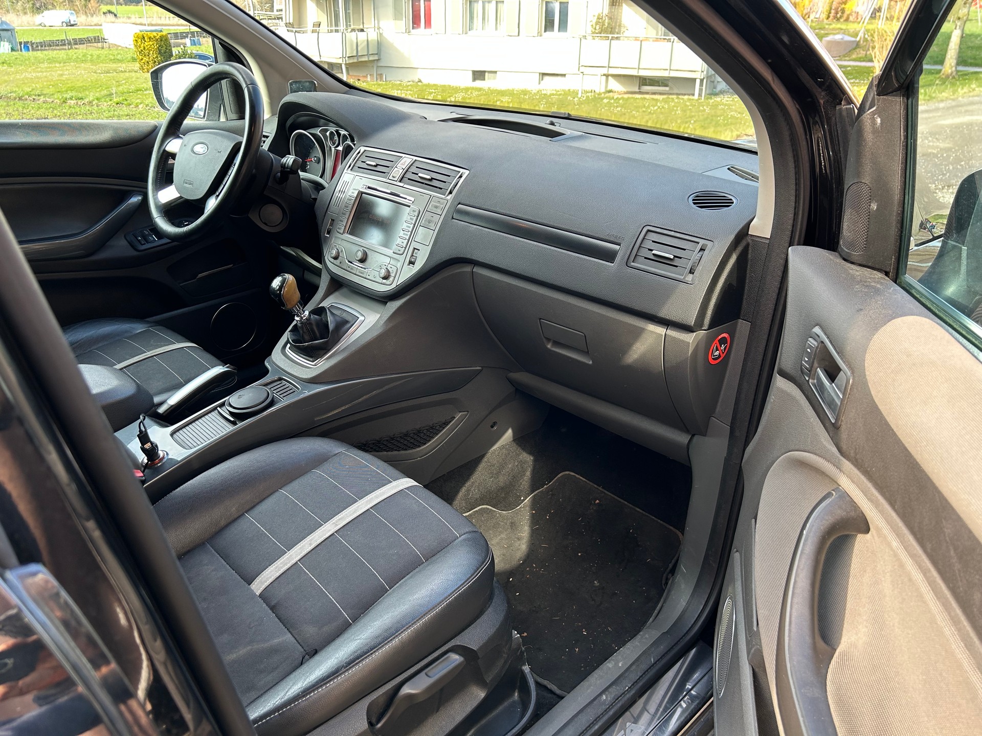 FORD Kuga 2.5 Turbo Titanium 4WD-image-11