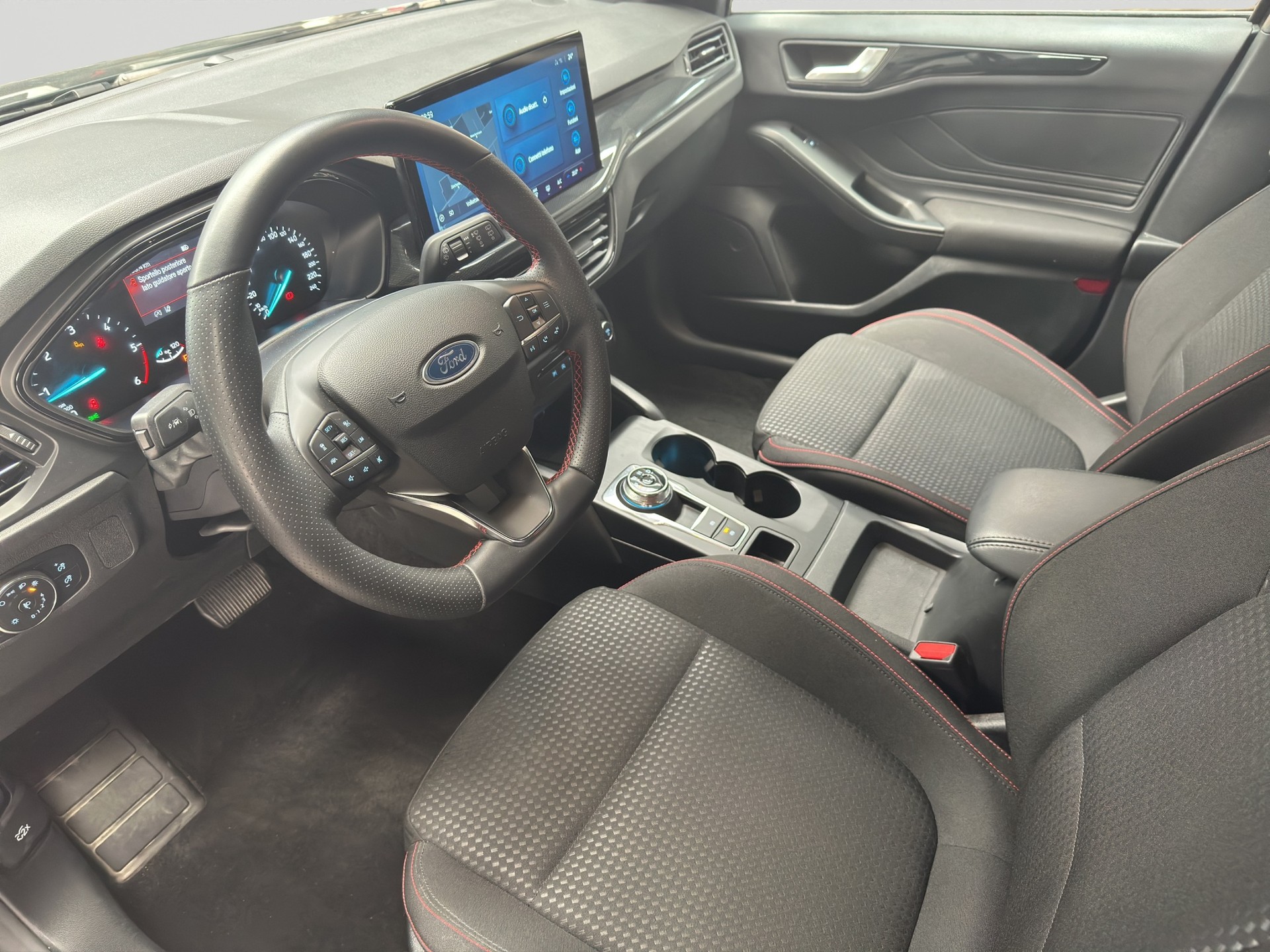 FORD Focus 1.5 TDCi EcoBlue ST-Line Automatic-image-5