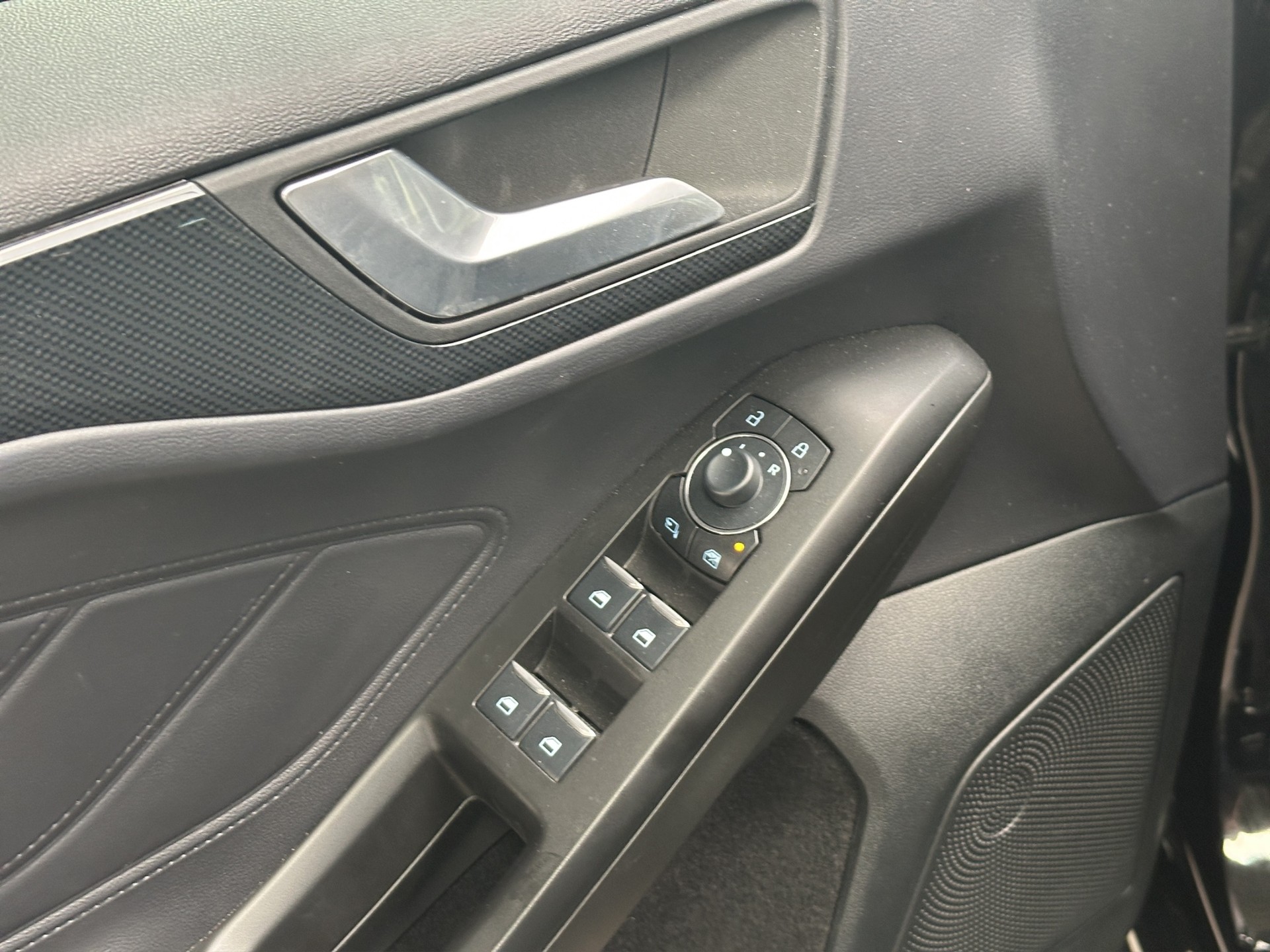 FORD Focus 1.5 TDCi EcoBlue ST-Line Automatic-image-7