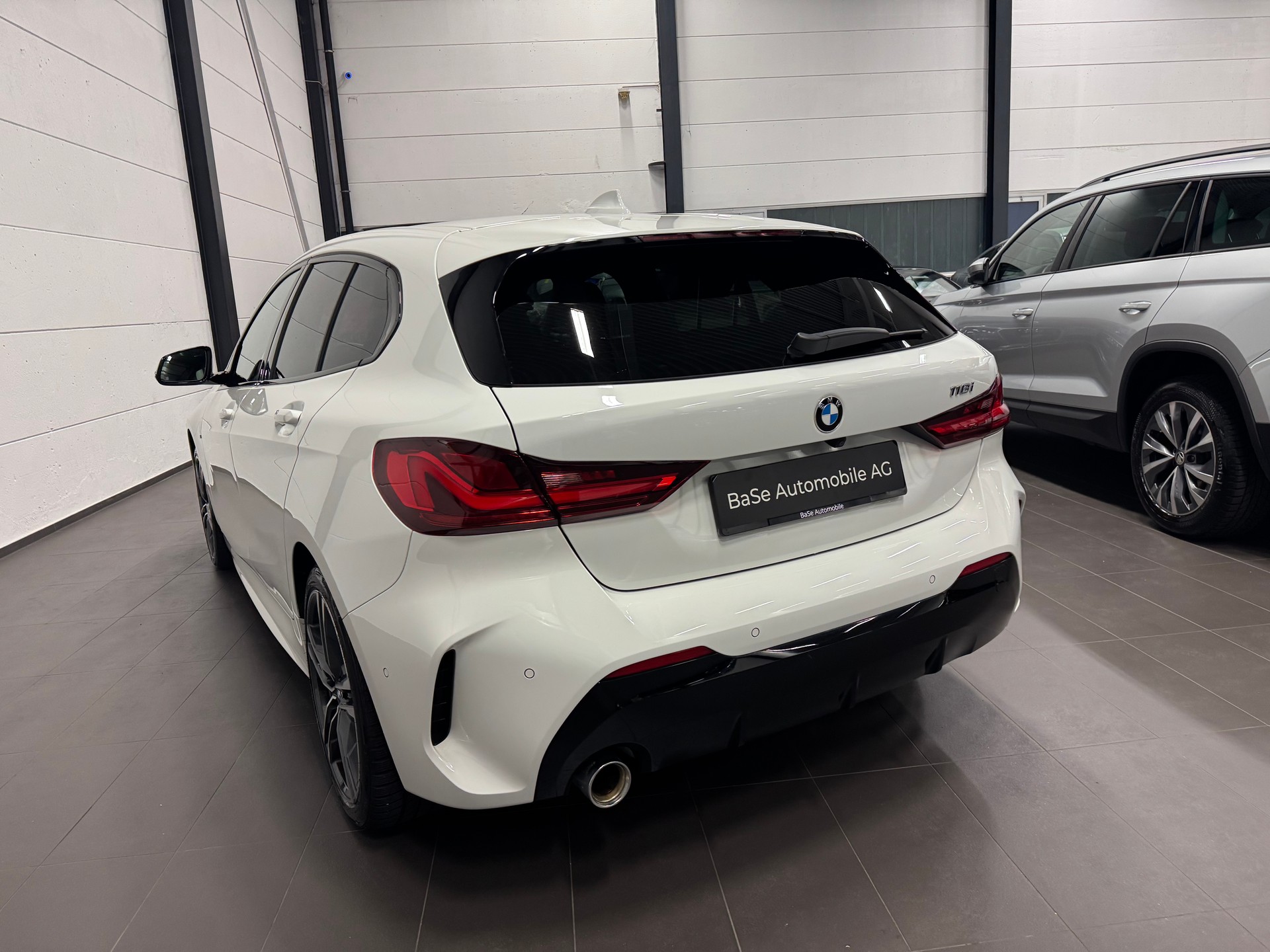 BMW 118i Pure M Sport Steptronic-image-14