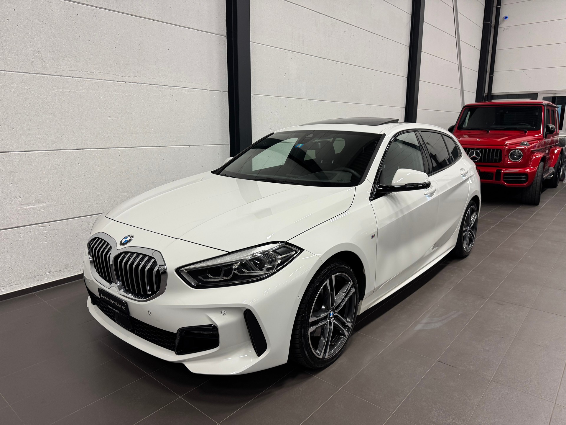 BMW 118i Pure M Sport Steptronic-image-4