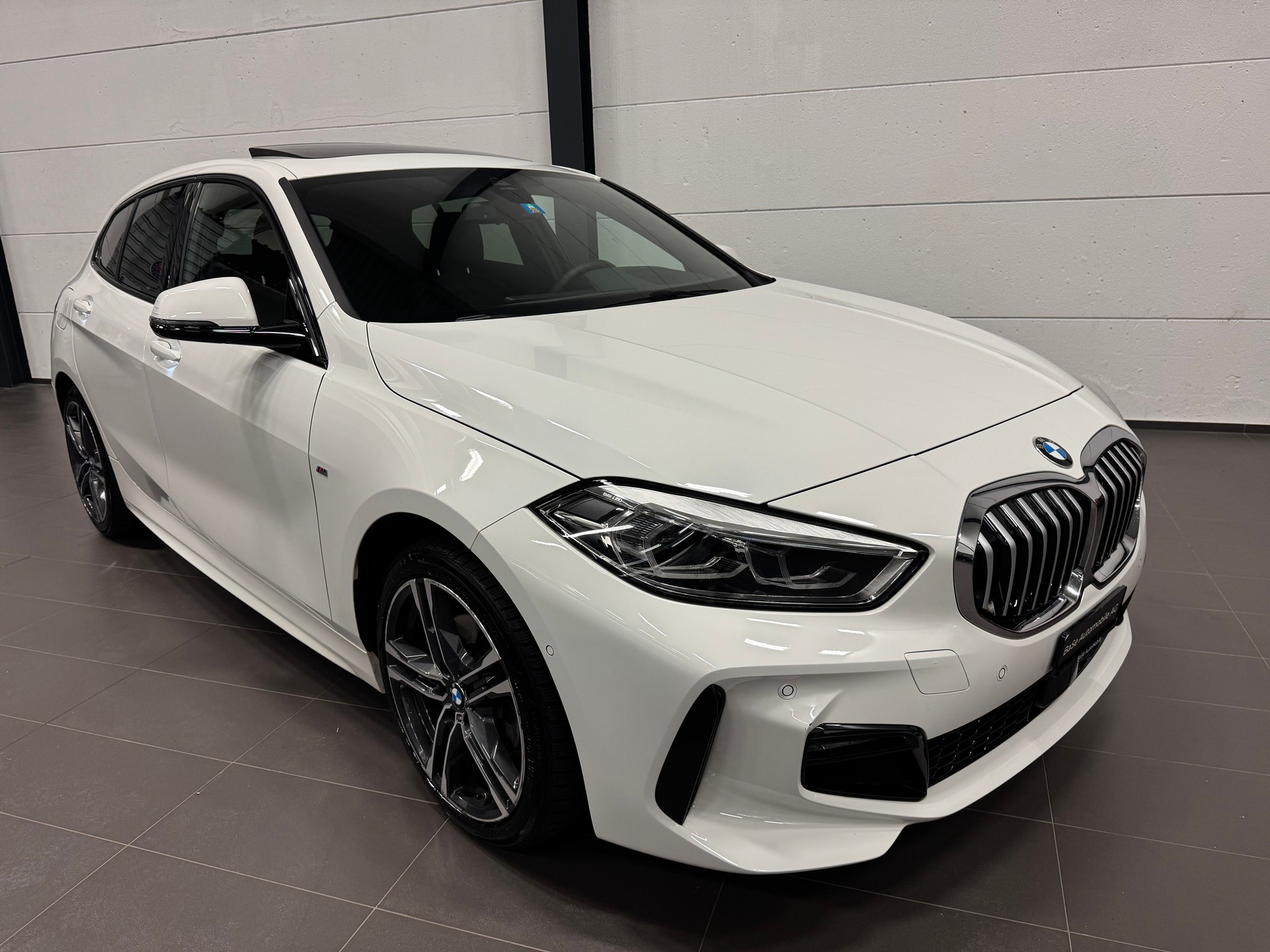 BMW 118i Pure M Sport Steptronic-image-1
