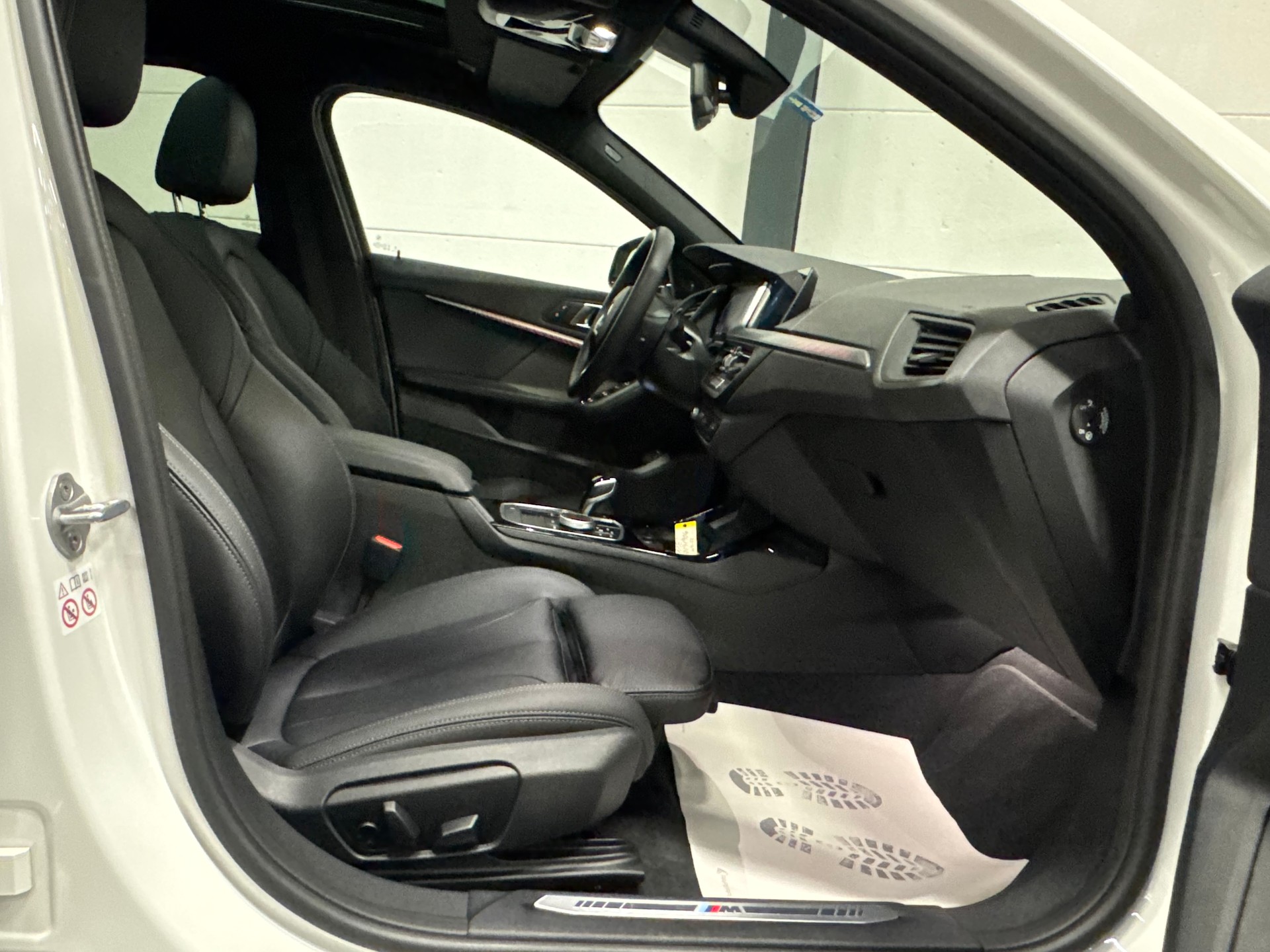 BMW 118i Pure M Sport Steptronic-image-20