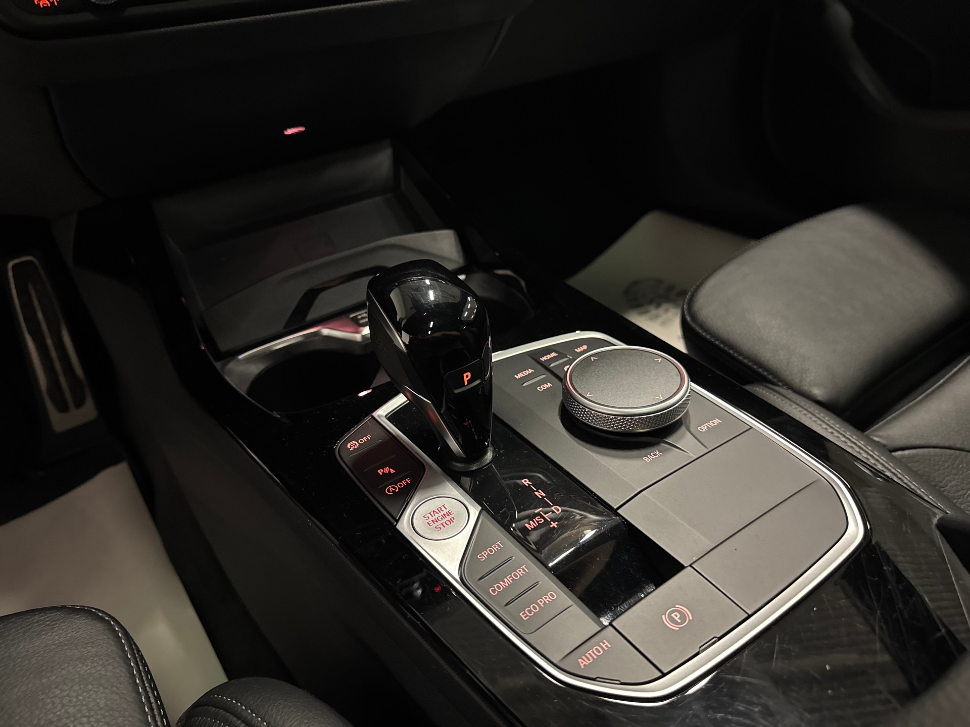 BMW 118i Pure M Sport Steptronic-image-27
