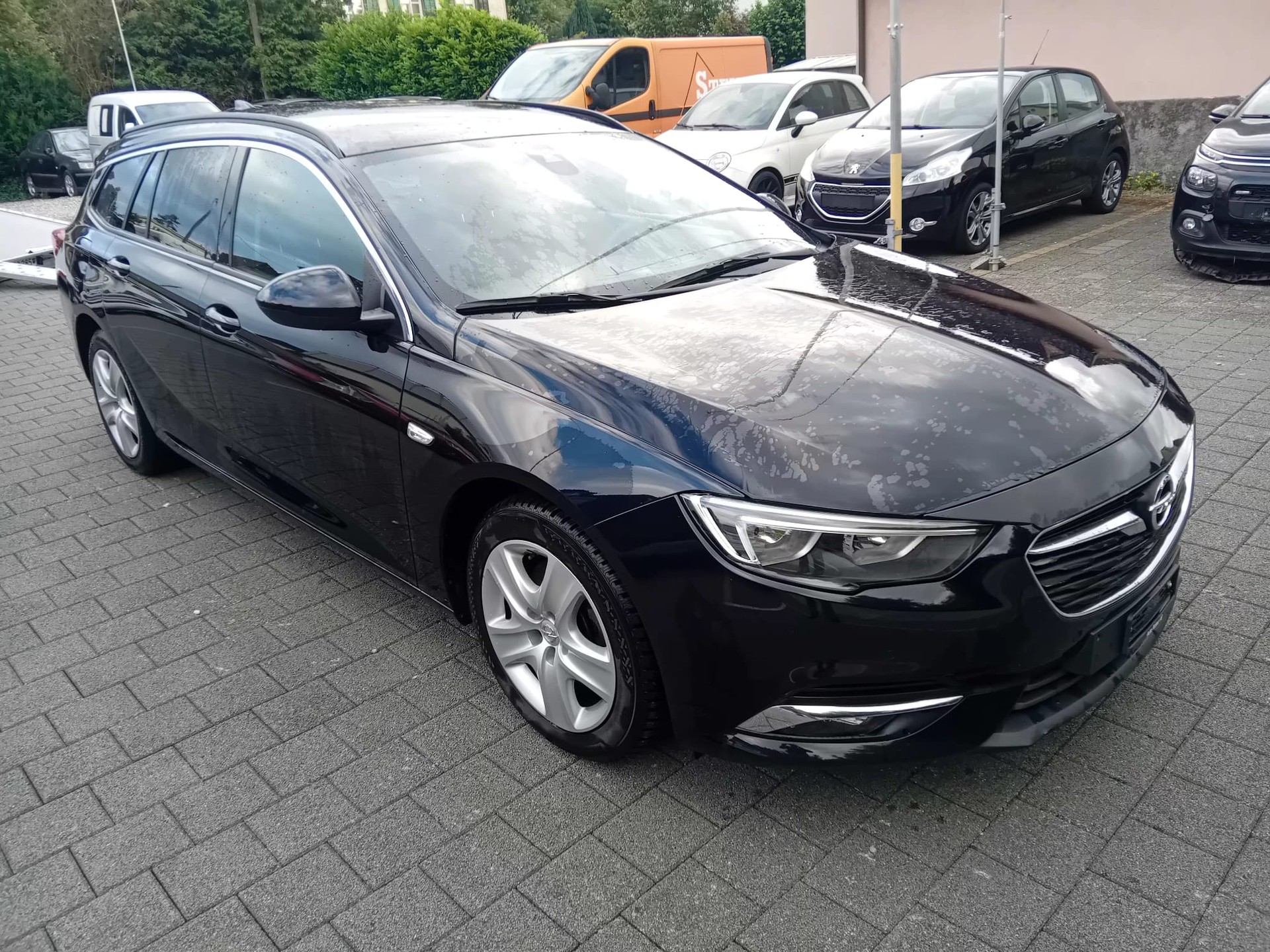OPEL INSIGNIA 1.6 CDTi Sports Tourer-image-0