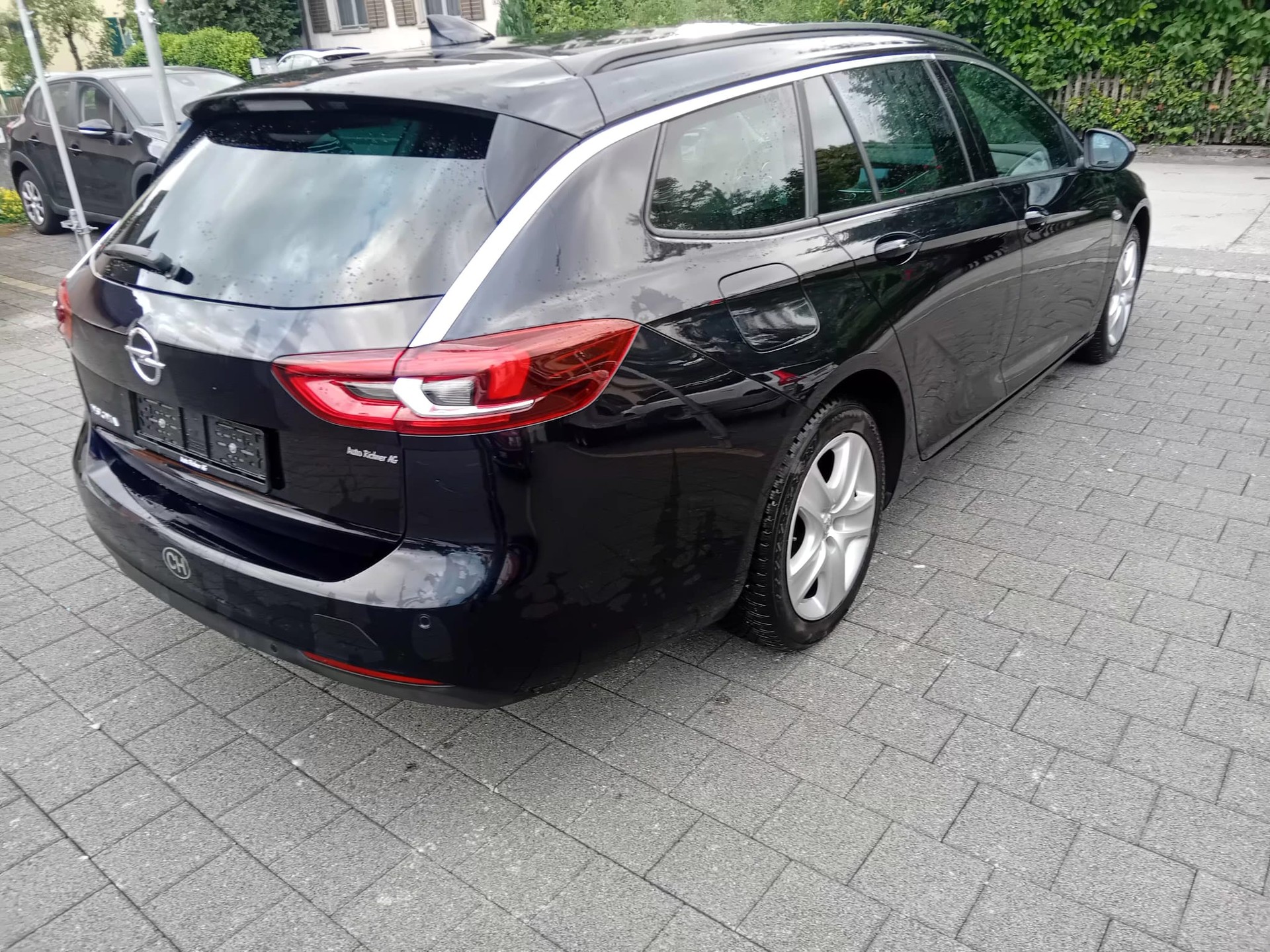 OPEL INSIGNIA 1.6 CDTi Sports Tourer-image-1