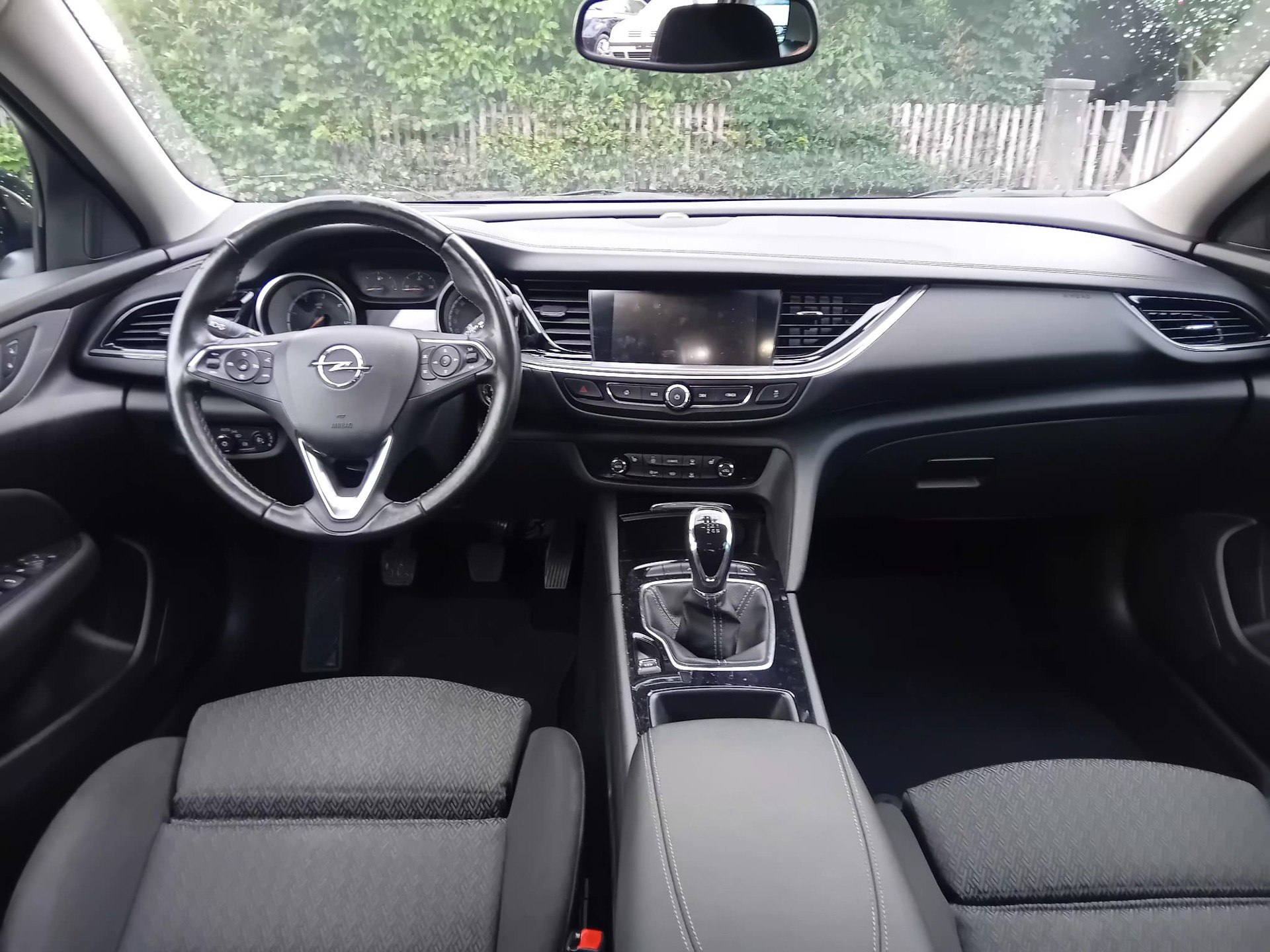 OPEL INSIGNIA 1.6 CDTi Sports Tourer-image-6