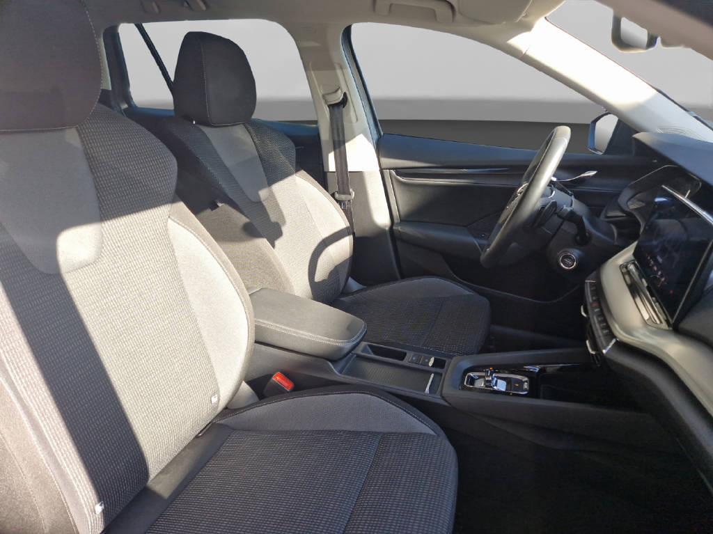 SKODA Octavia Combi 2.0 TDI Ambition 4x4 DSG-image-9