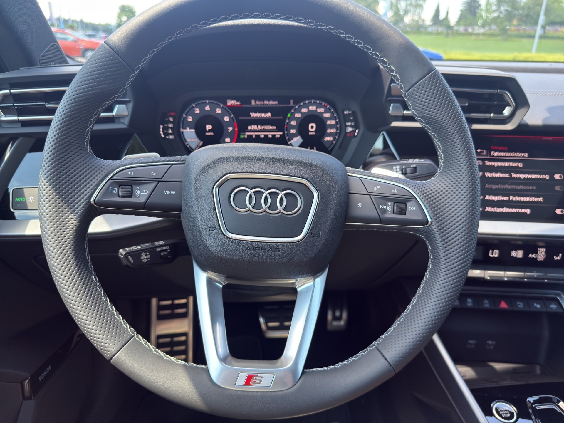 AUDI A3 Sportback 1.5 TFSI S Line S-Tronic-image-12